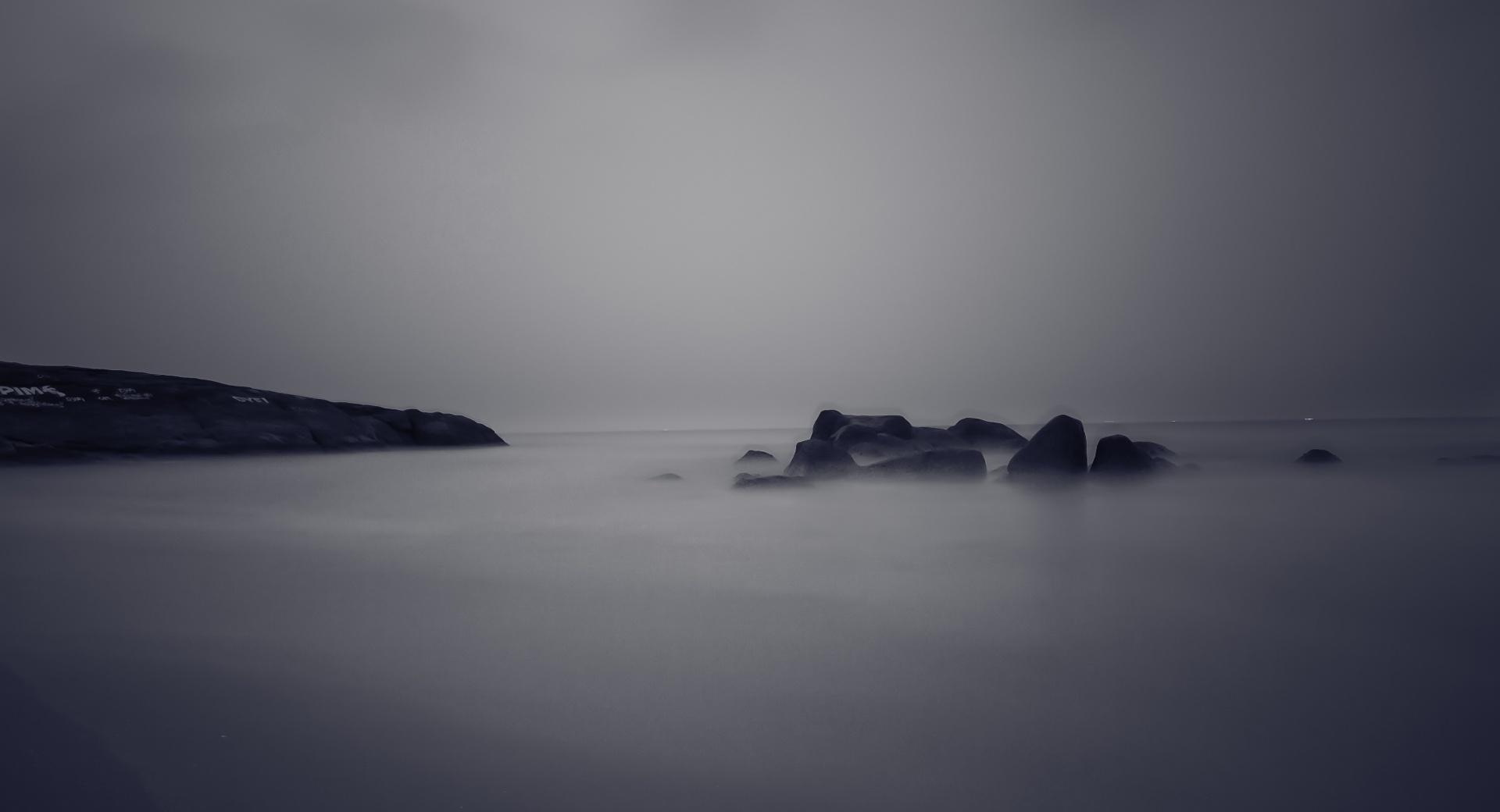 Foggy Rocks at 750 x 1334 iPhone 6 size wallpapers HD quality