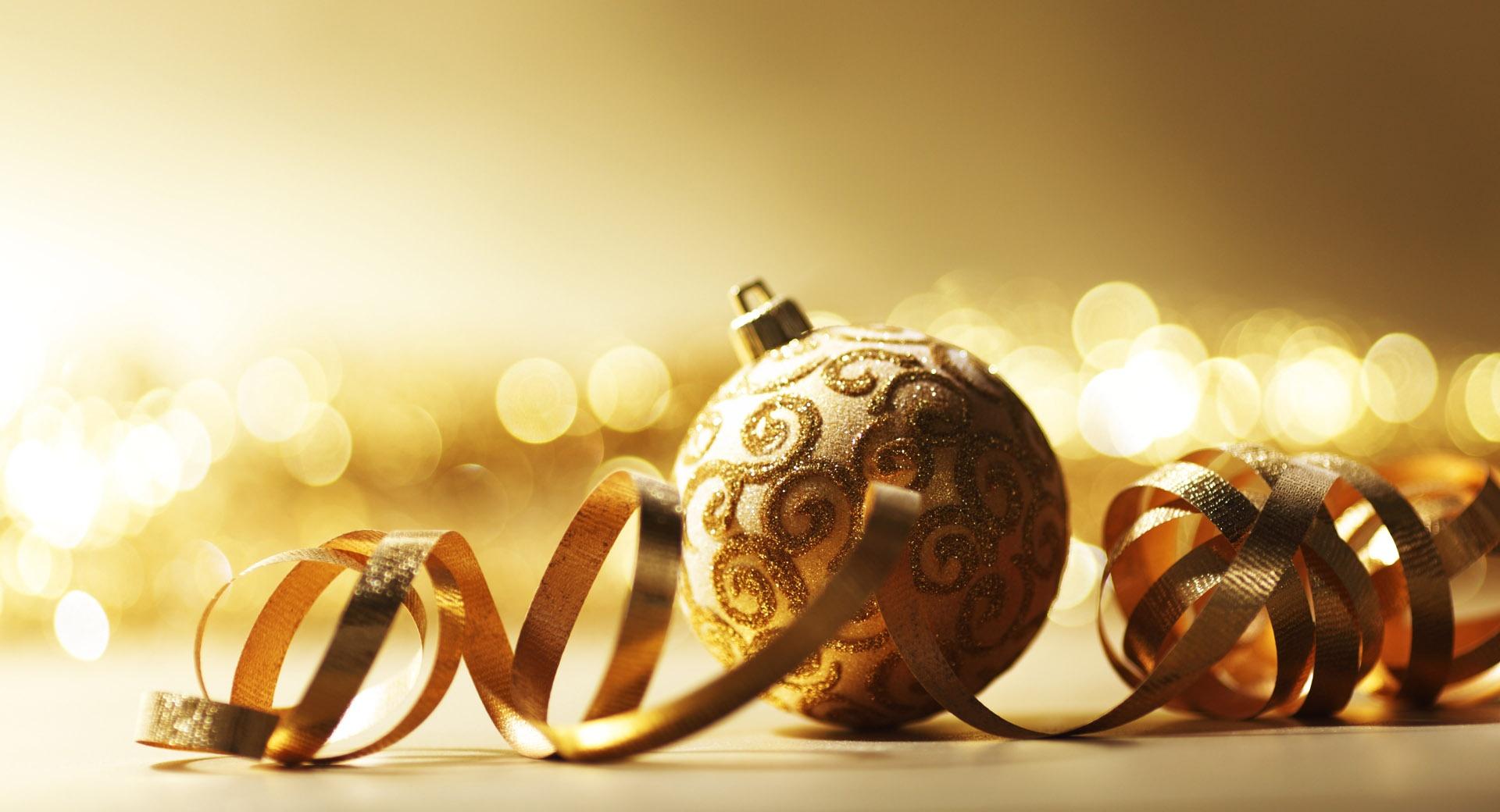 Golden Christmas Ball at 1334 x 750 iPhone 7 size wallpapers HD quality