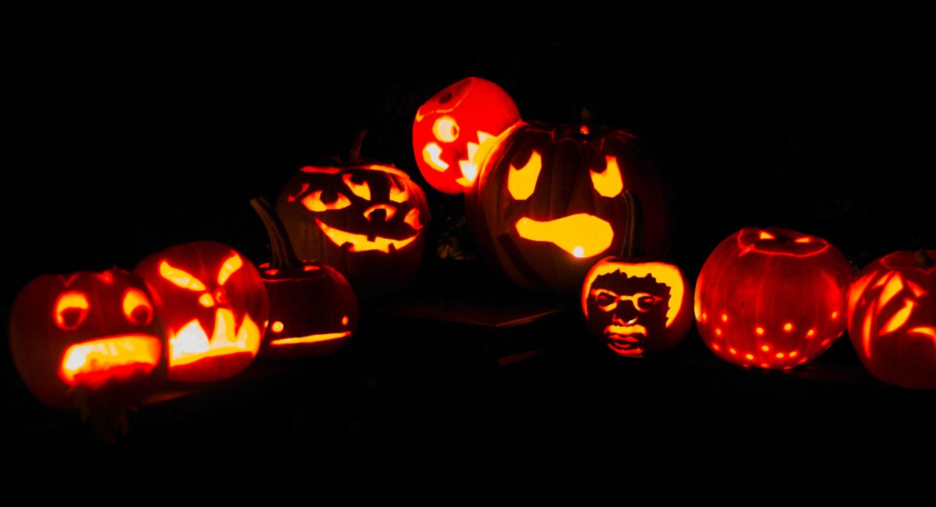 Halloween Gang at 640 x 1136 iPhone 5 size wallpapers HD quality