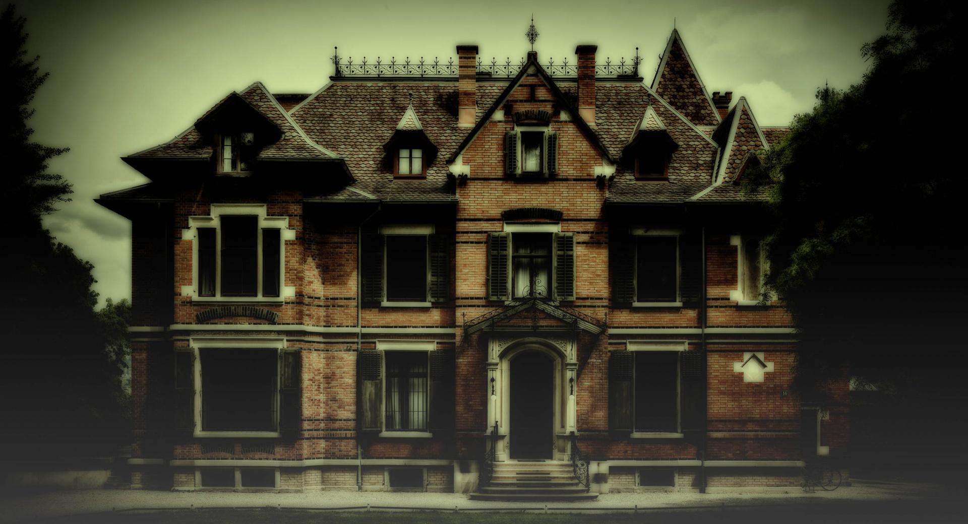 Haunted House at 2048 x 2048 iPad size wallpapers HD quality