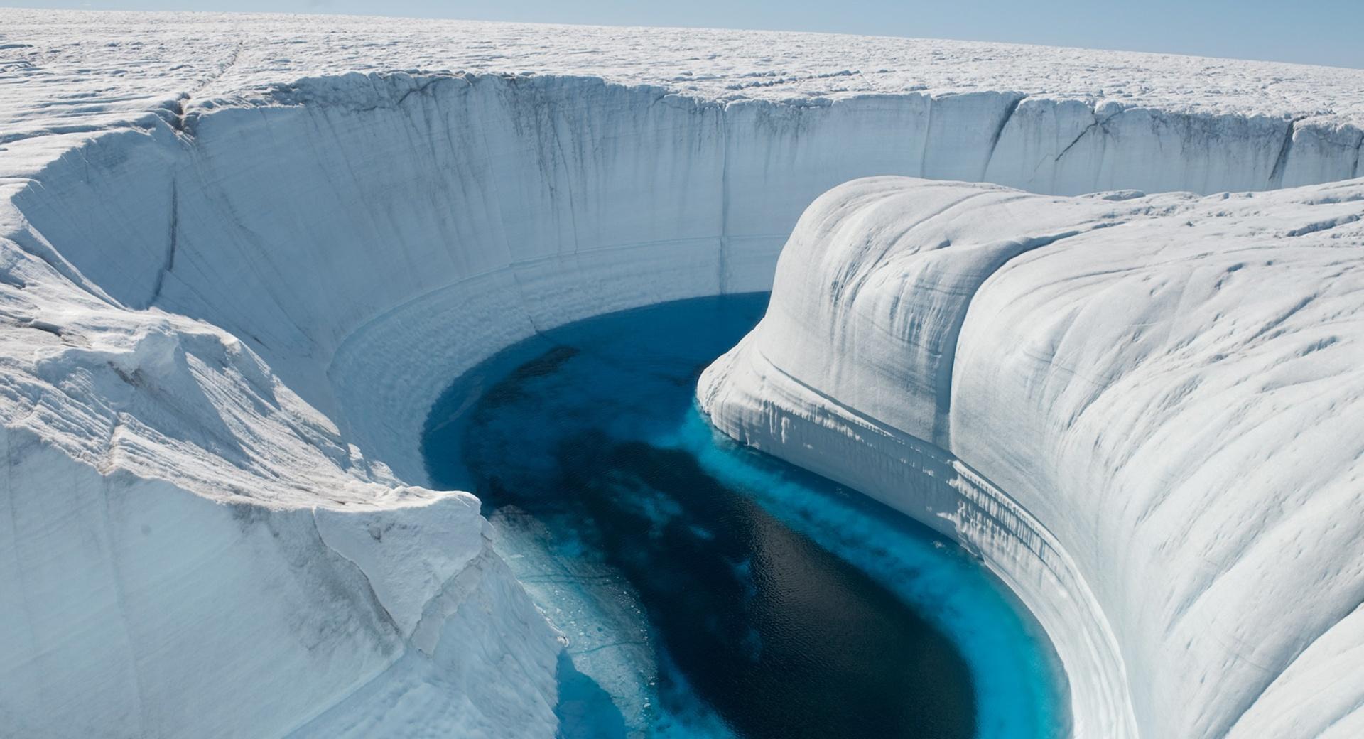 Ice Canyon - Greenland at 1280 x 960 size wallpapers HD quality