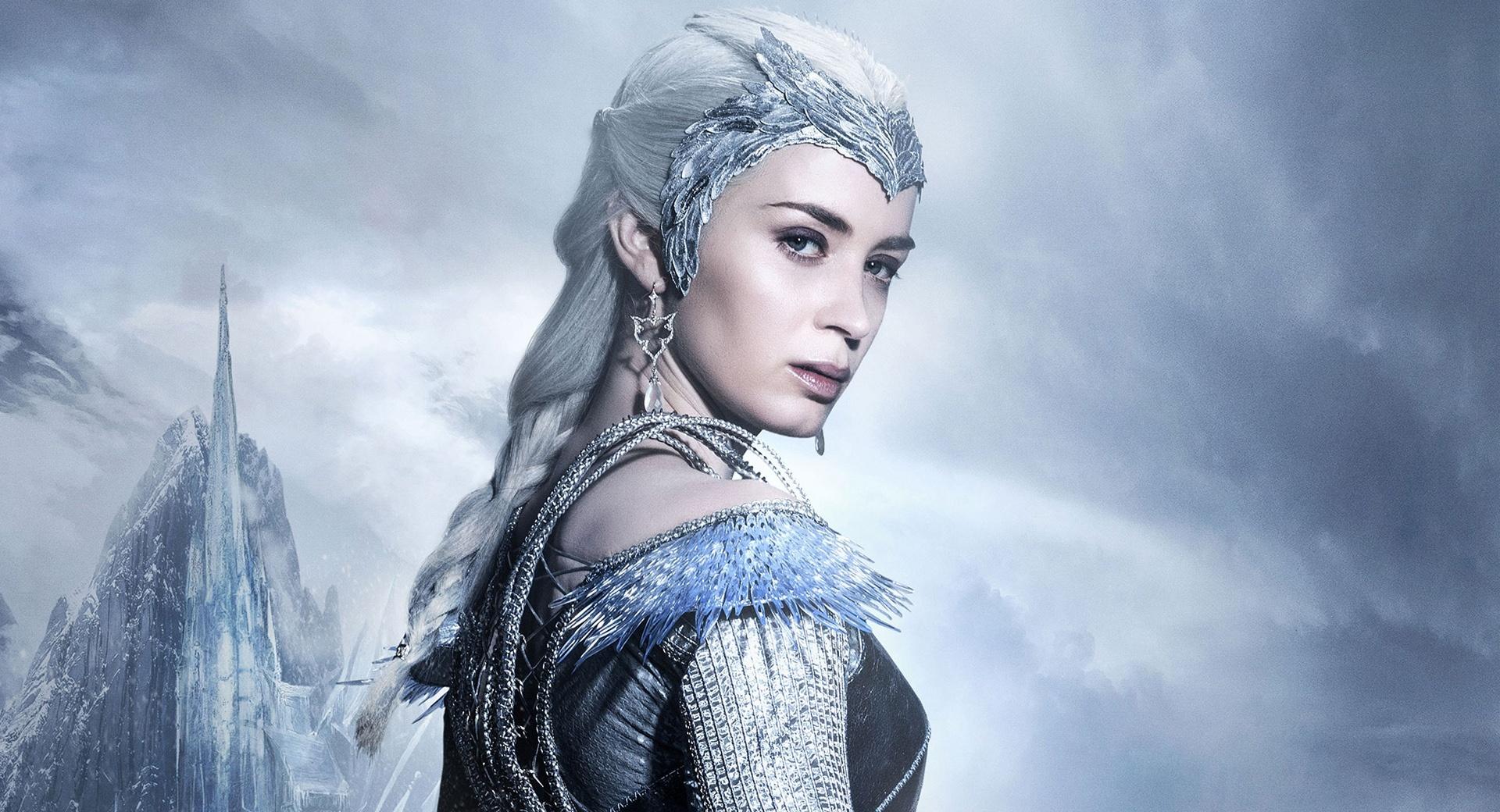 Ice Queen The Huntsman Winters War at 2048 x 2048 iPad size wallpapers HD quality