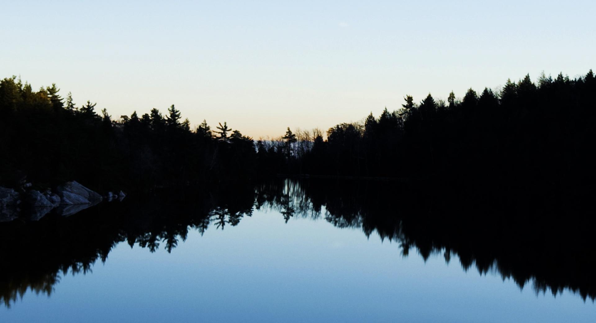 Lake Minnewska, Minnewaska State Park at 320 x 480 iPhone size wallpapers HD quality