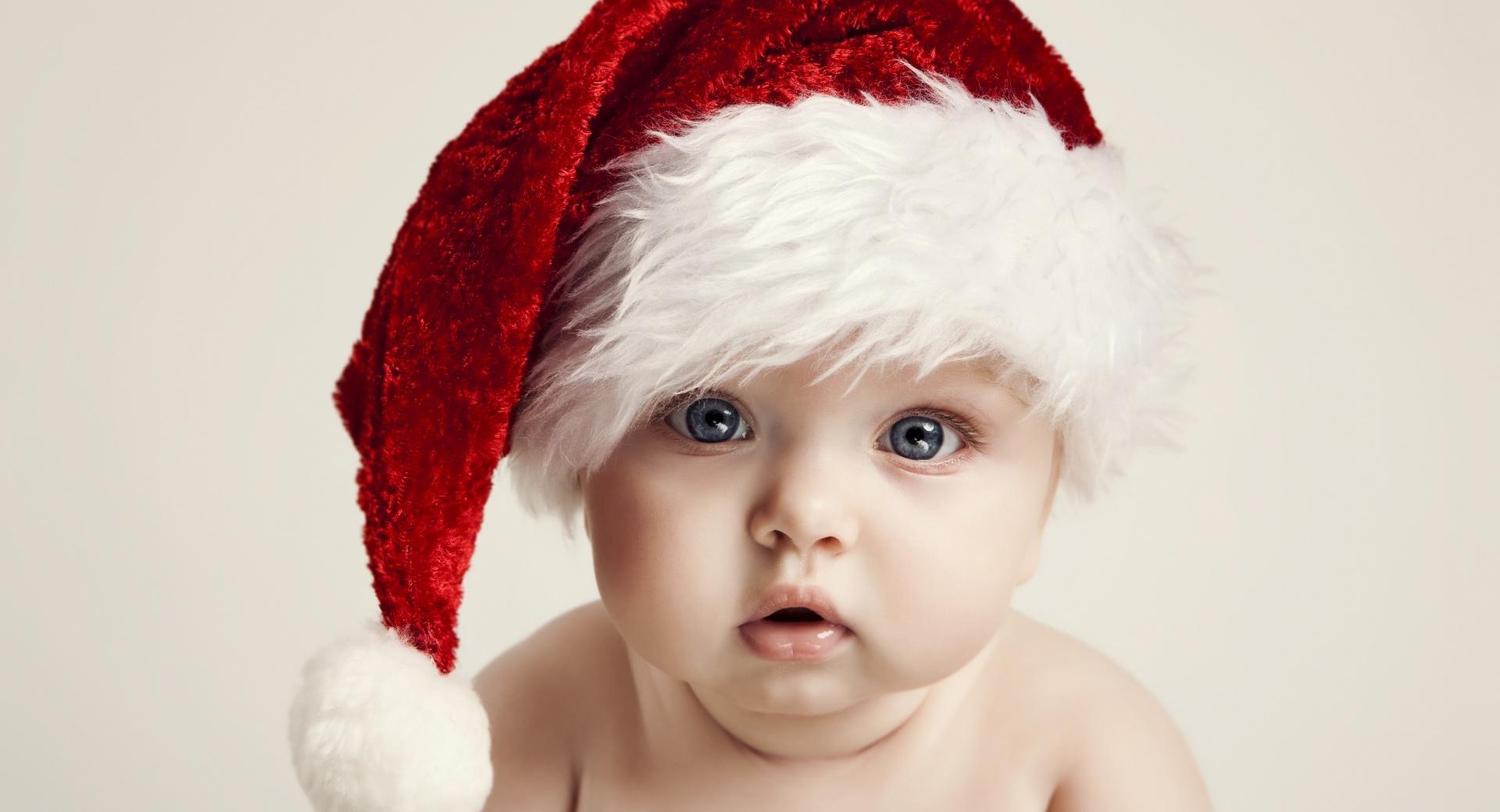 Little Santa Claus at 1024 x 768 size wallpapers HD quality