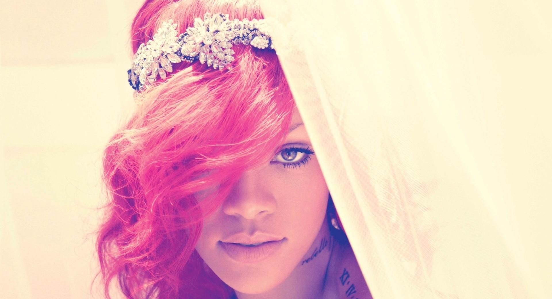 Loud By Rihanna at 640 x 1136 iPhone 5 size wallpapers HD quality