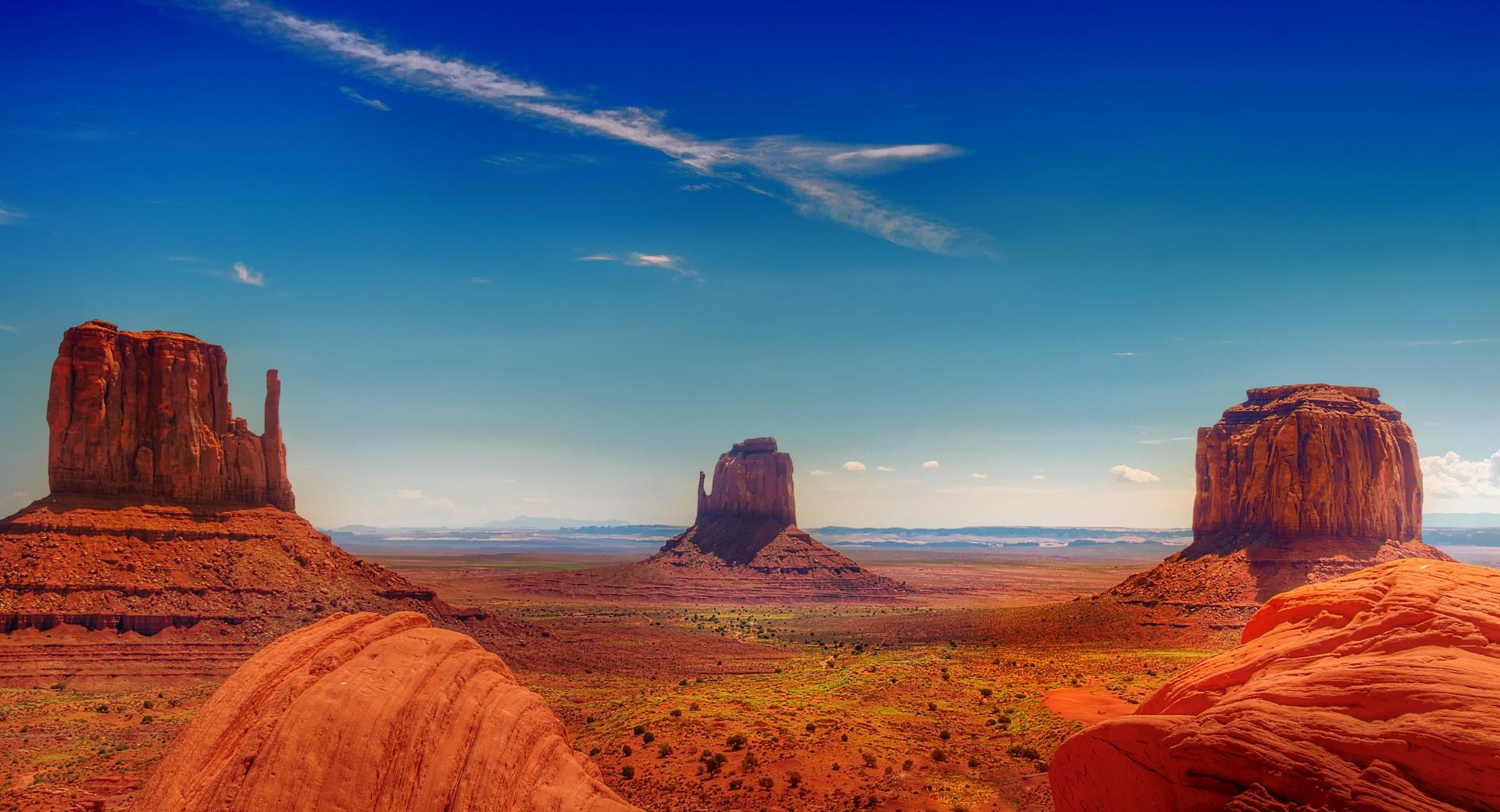 Monument Valley Usa at 2048 x 2048 iPad size wallpapers HD quality