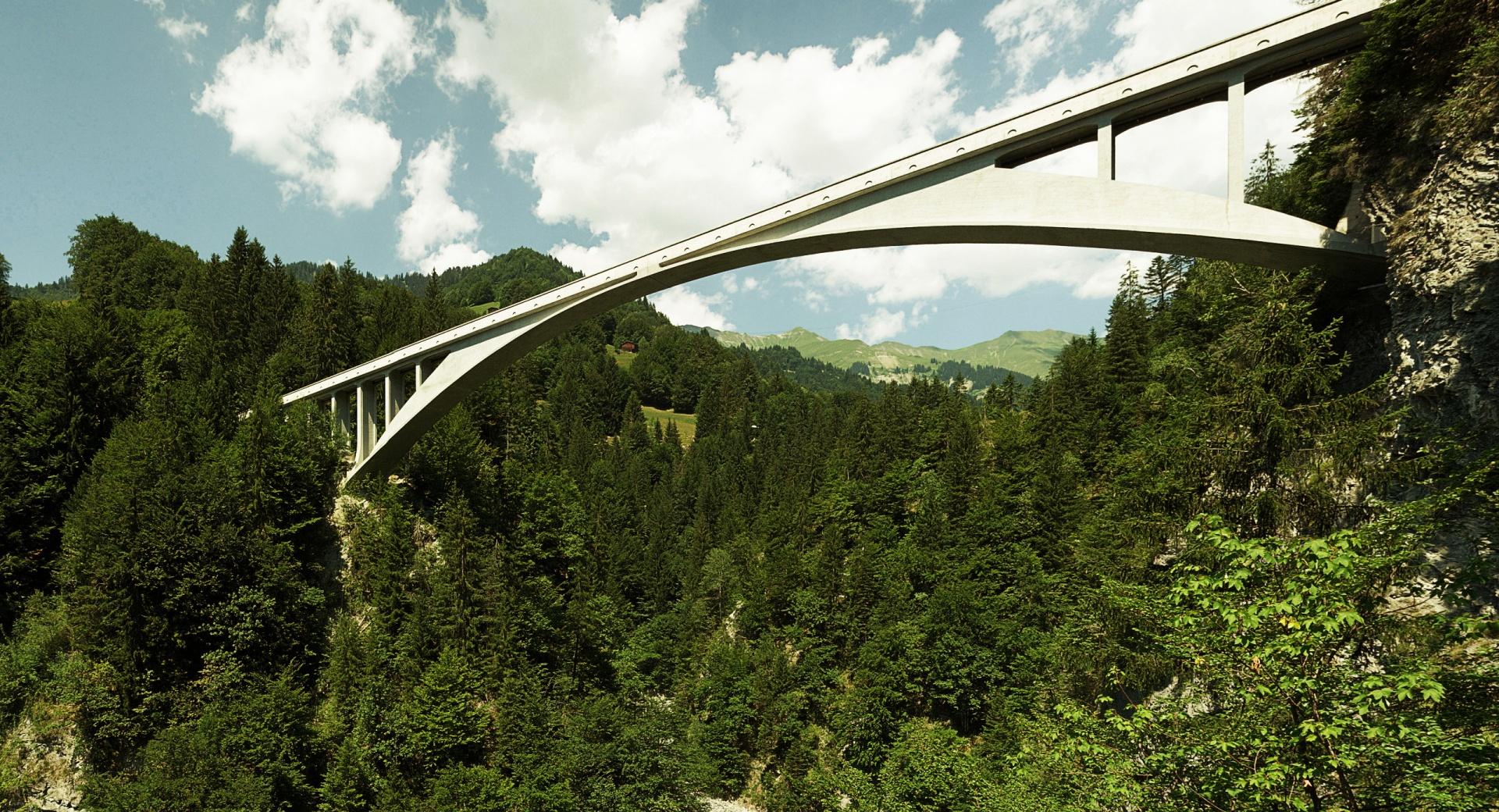 Mountain Bridge at 1152 x 864 size wallpapers HD quality