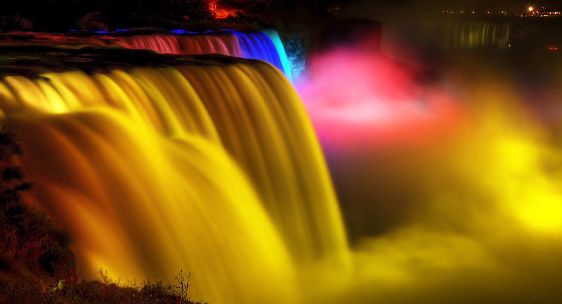 Niagara Falls Night View at 640 x 960 iPhone 4 size wallpapers HD quality