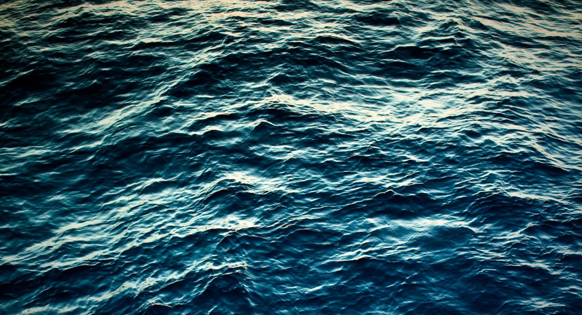 Ocean Surface at 1600 x 1200 size wallpapers HD quality