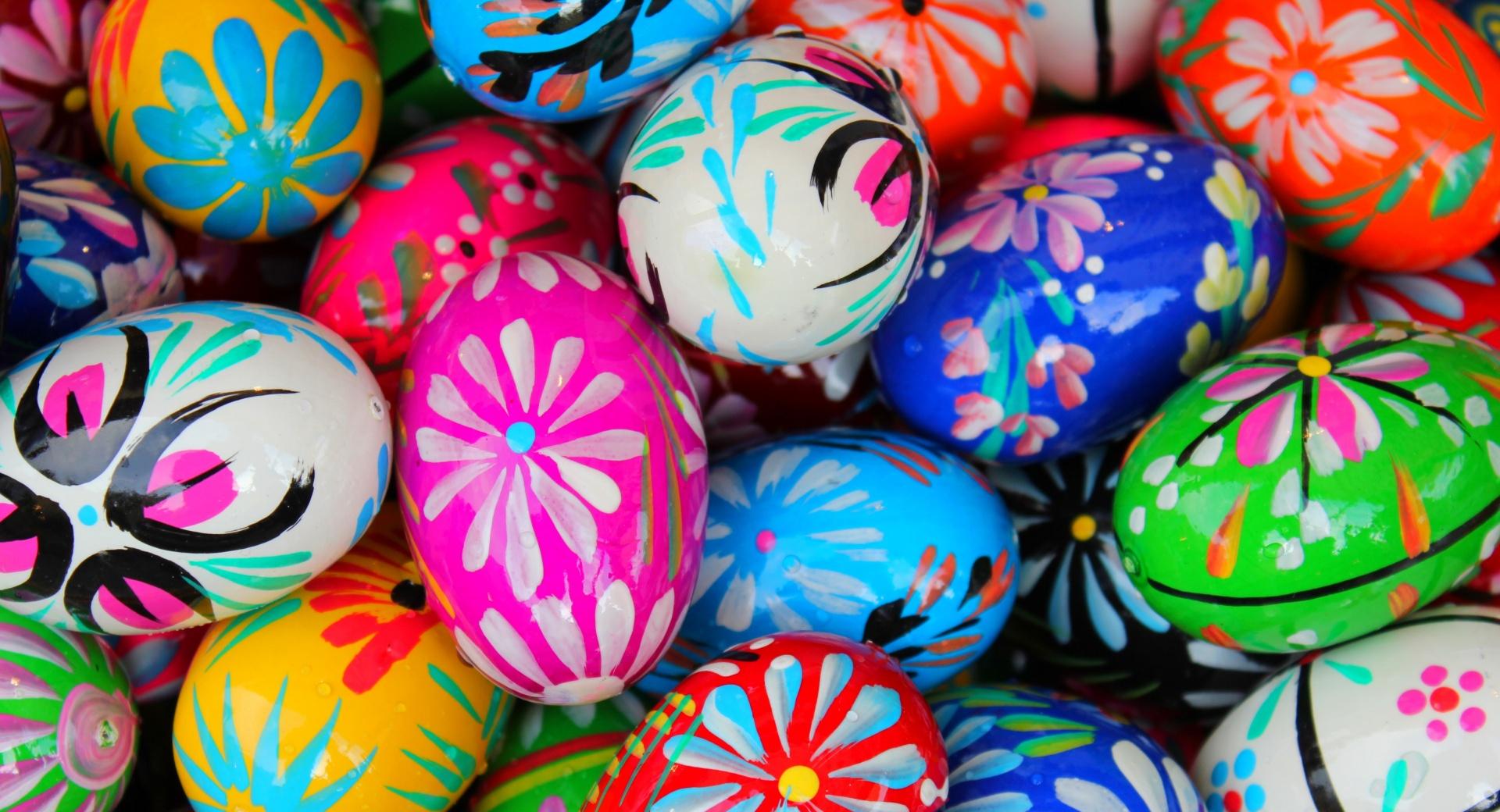 Polish Pisanki Easter Eggs at 750 x 1334 iPhone 6 size wallpapers HD quality