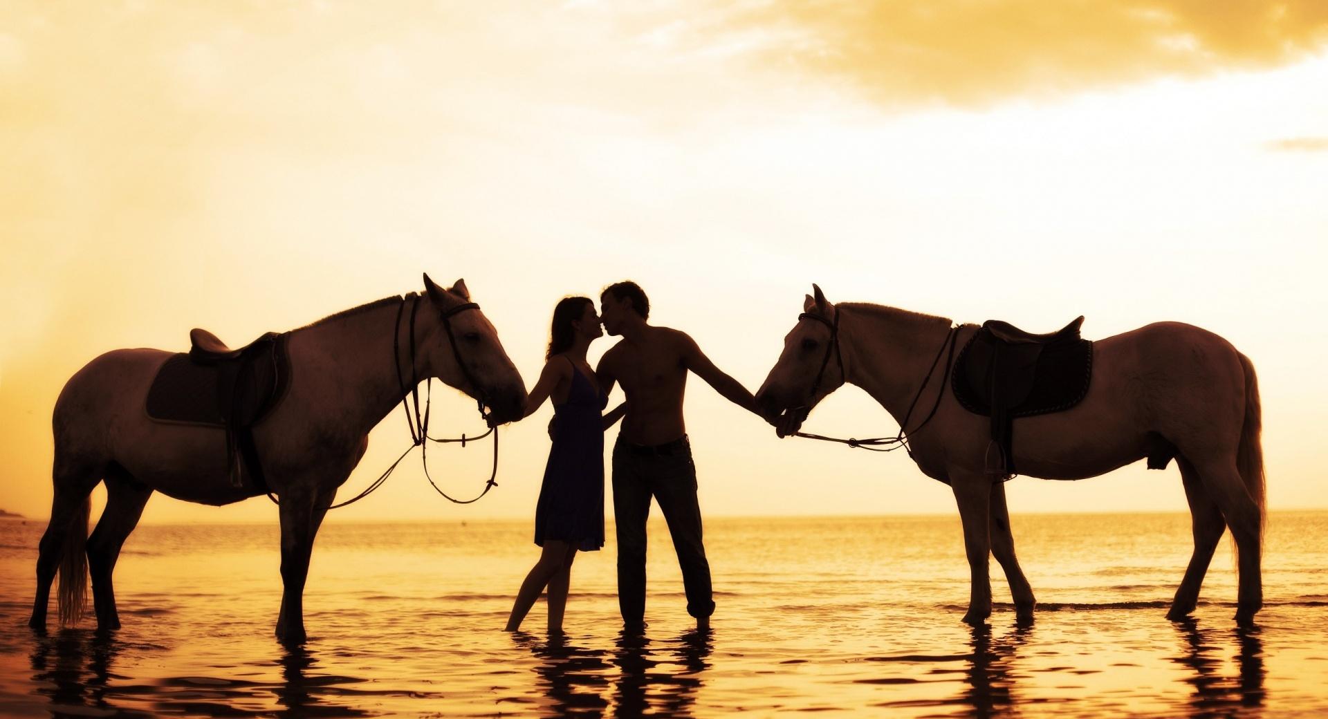 Riding Horses On The Beach at 1152 x 864 size wallpapers HD quality