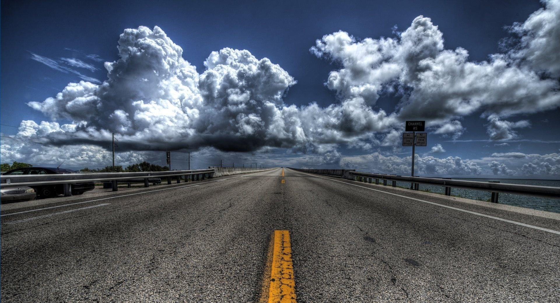 Road Near Ocean at 640 x 960 iPhone 4 size wallpapers HD quality