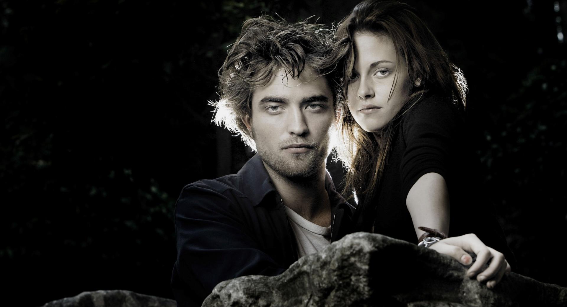 Robert Pattinson and Kristen Stewart at 1334 x 750 iPhone 7 size wallpapers HD quality