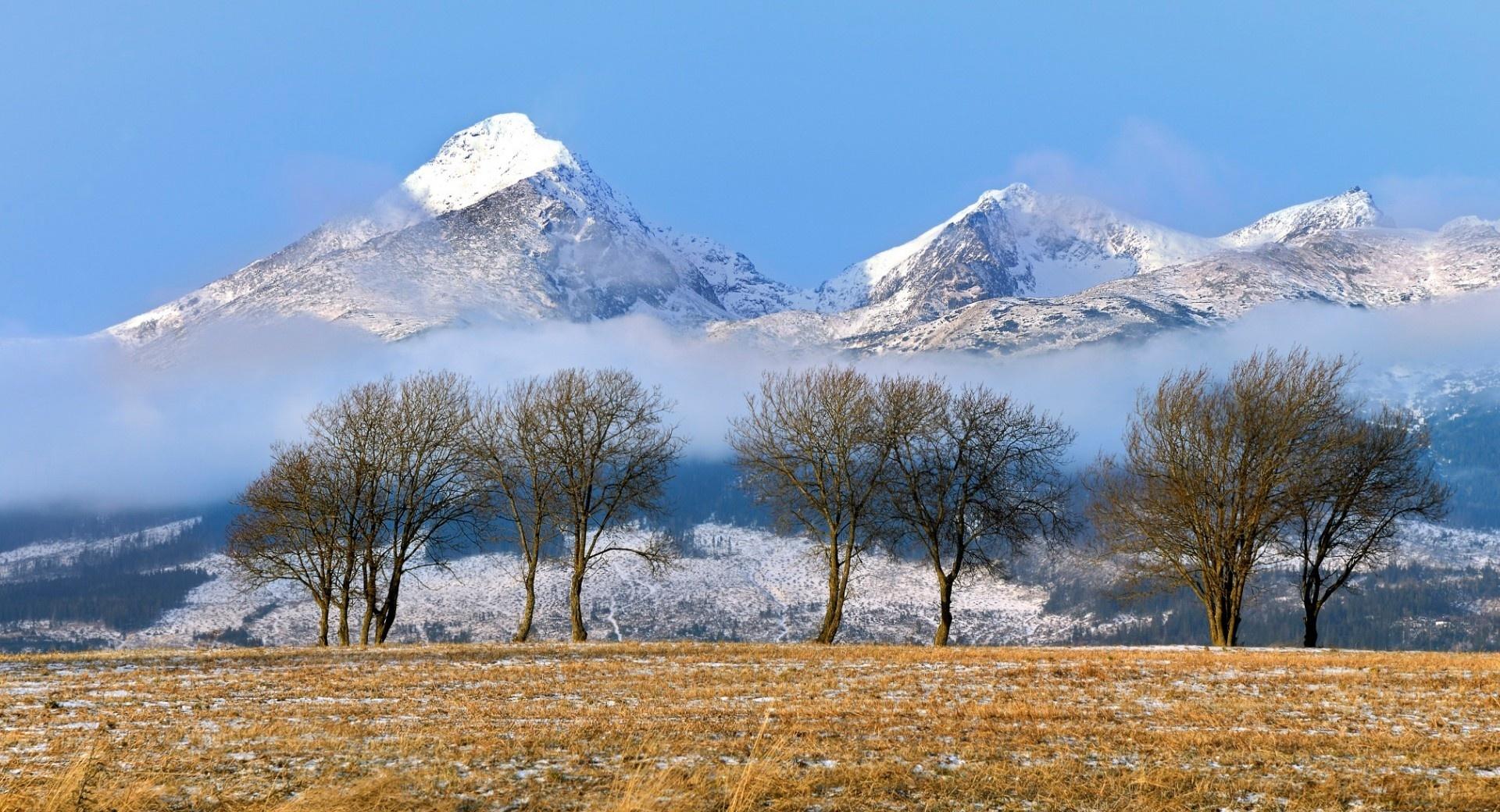 Tatra Mountains Of Slovakia at 1024 x 1024 iPad size wallpapers HD quality