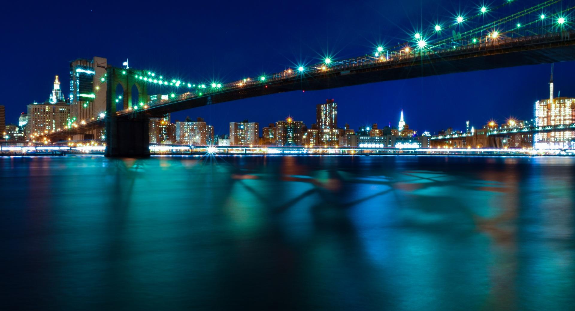 The Brooklyn Bridge at 320 x 480 iPhone size wallpapers HD quality