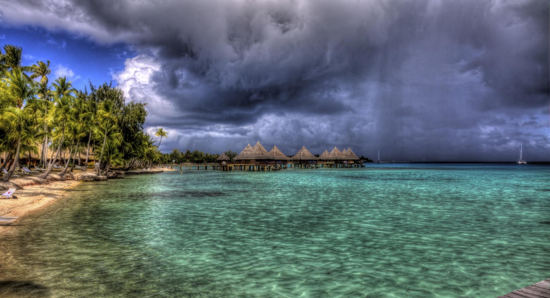 Water Bungalows HDR at 1600 x 1200 size wallpapers HD quality