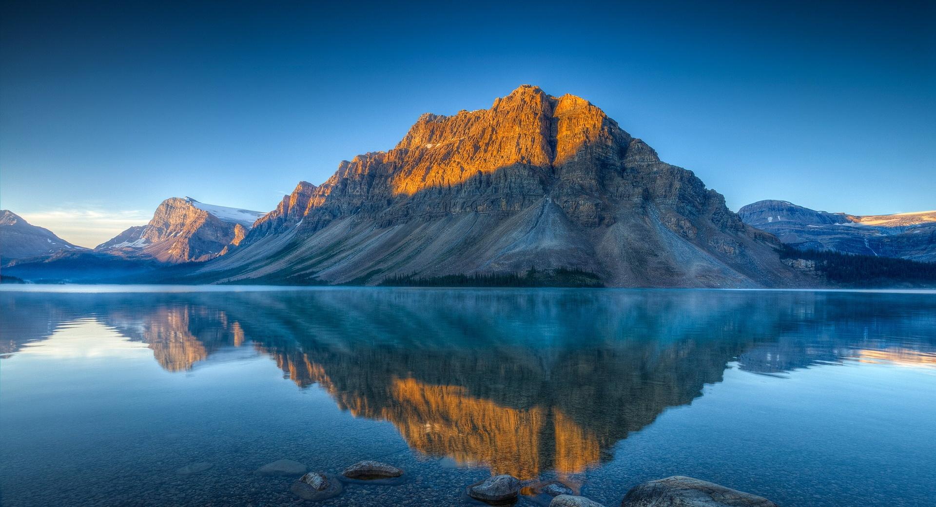 Bow Lake In Summer at 1280 x 960 size wallpapers HD quality