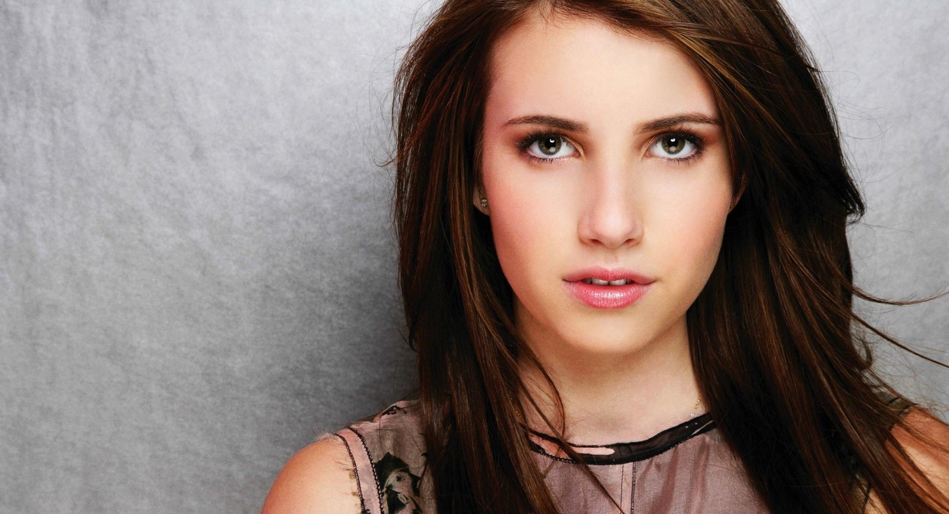Emma Roberts Portrait at 1334 x 750 iPhone 7 size wallpapers HD quality