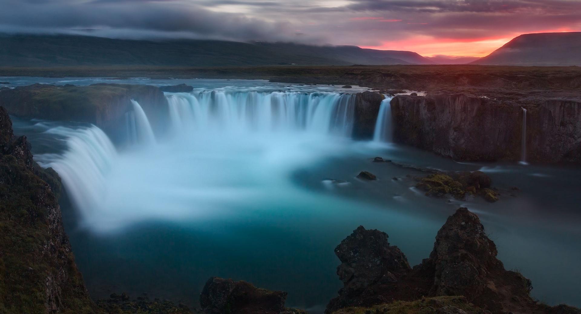 Godafoss Waterfalls, Iceland at 1600 x 1200 size wallpapers HD quality