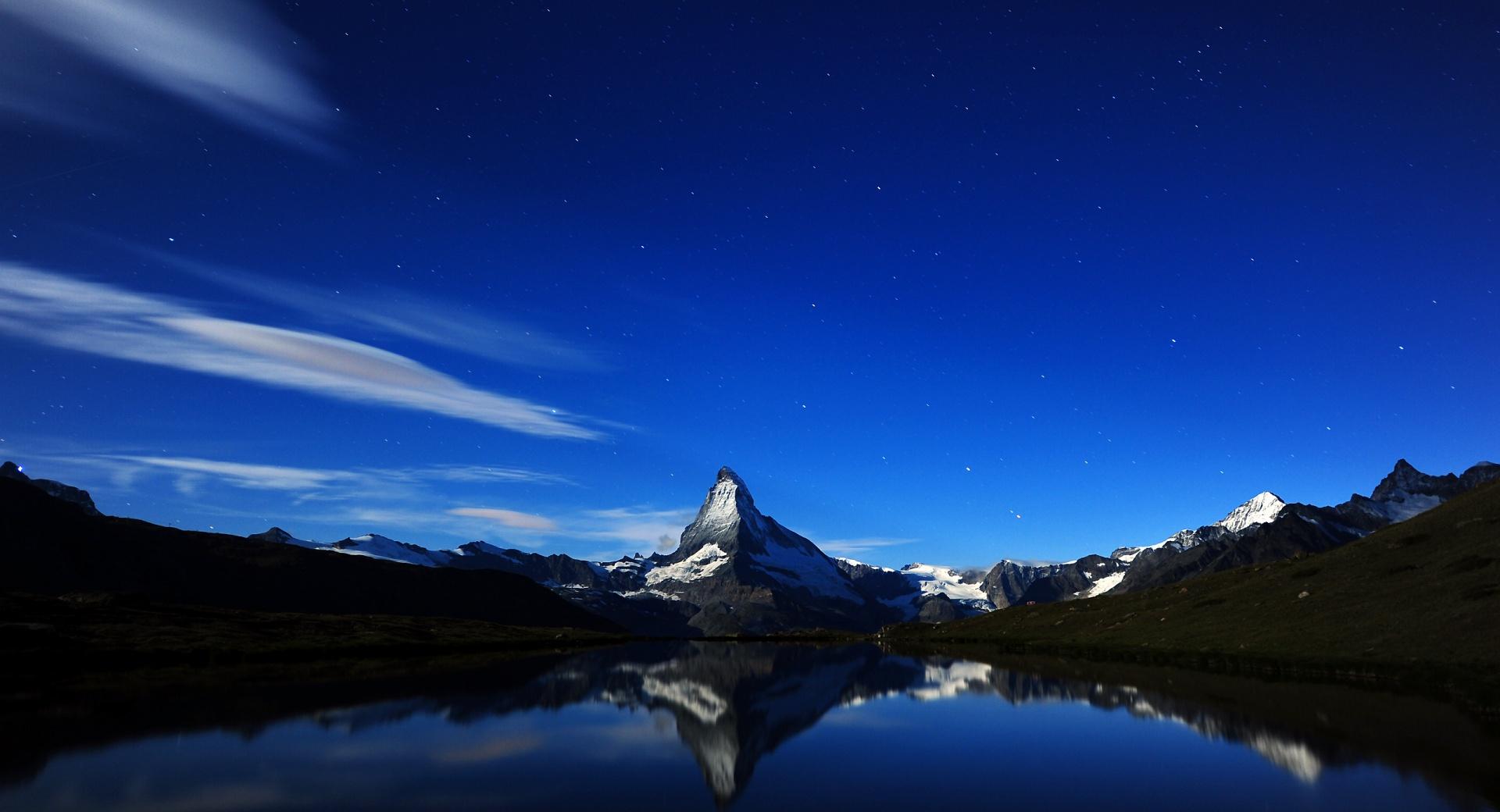 Matterhorn At Night at 1024 x 1024 iPad size wallpapers HD quality