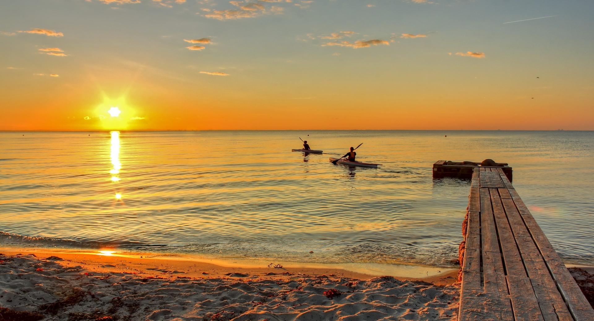 Sea Kayaking at 1334 x 750 iPhone 7 size wallpapers HD quality