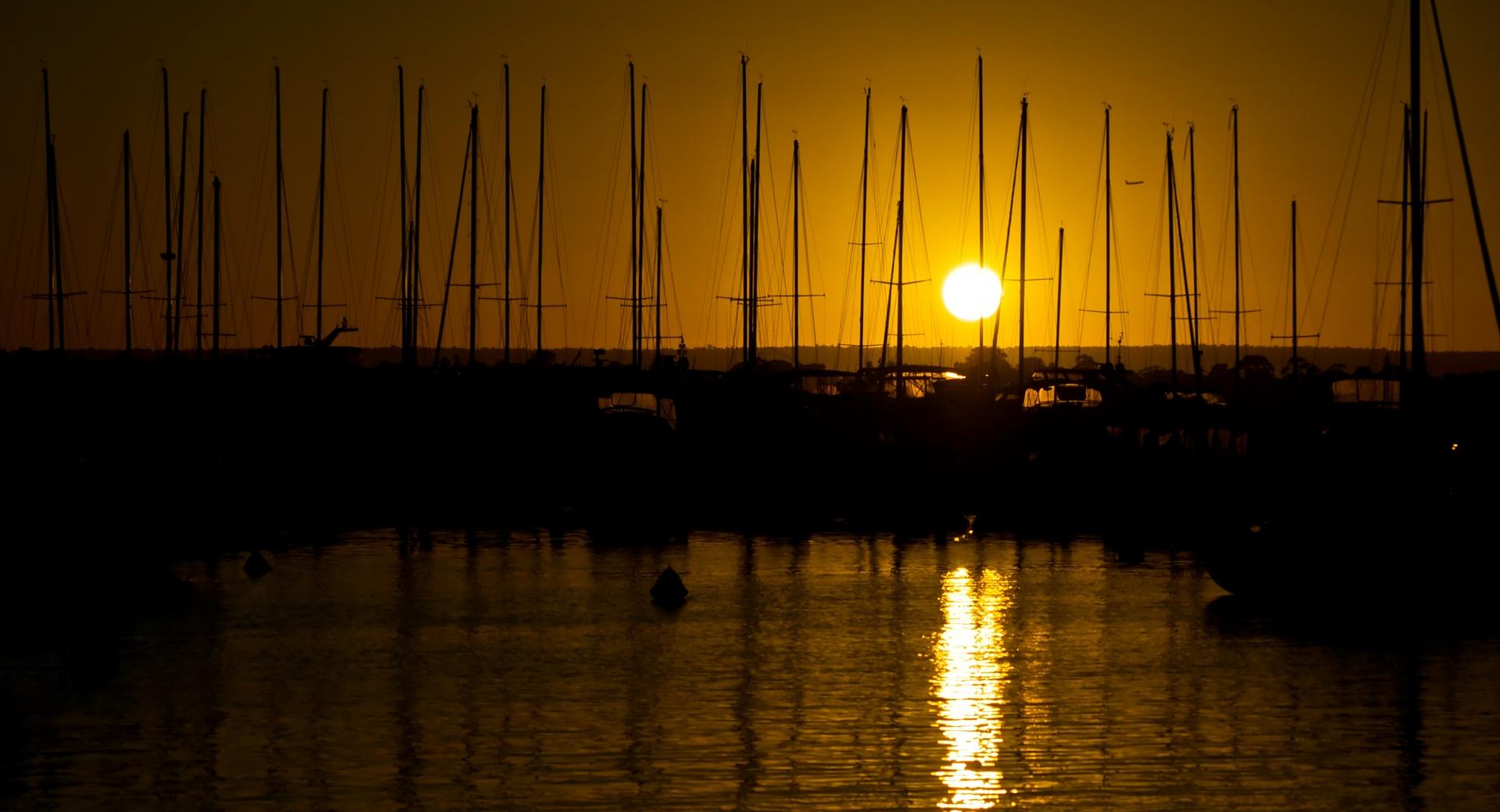 Sunrise Over The Masts Of Matilda Bay at 1024 x 768 size wallpapers HD quality