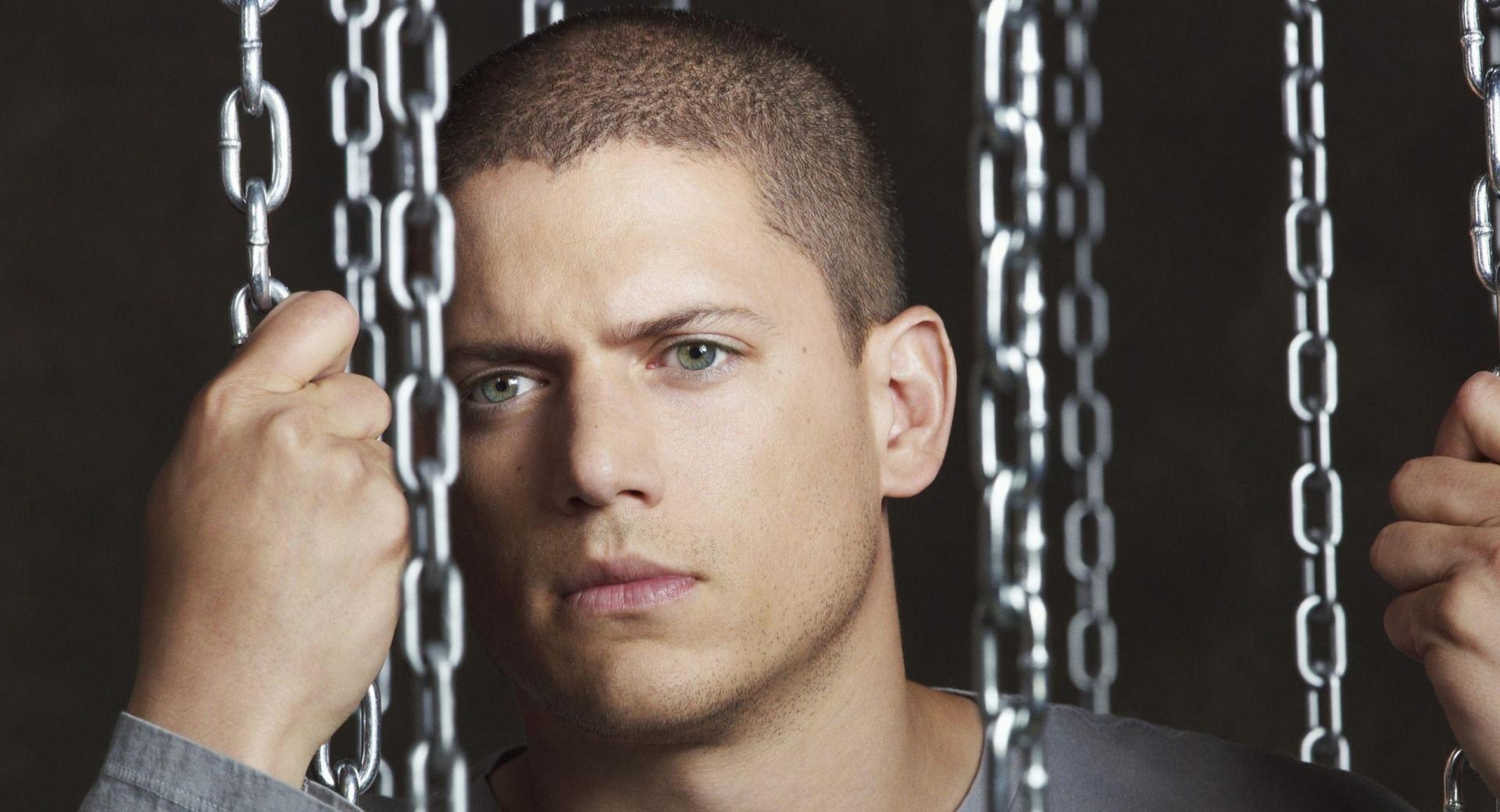 Wentworth Miller Prison Break Season 5 at 640 x 1136 iPhone 5 size wallpapers HD quality