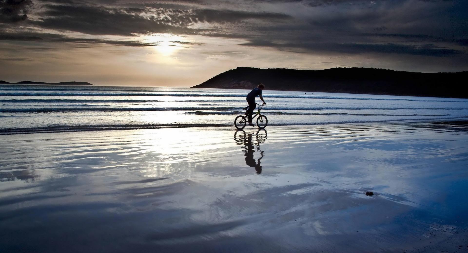 Beach Bike Ride at 320 x 480 iPhone size wallpapers HD quality