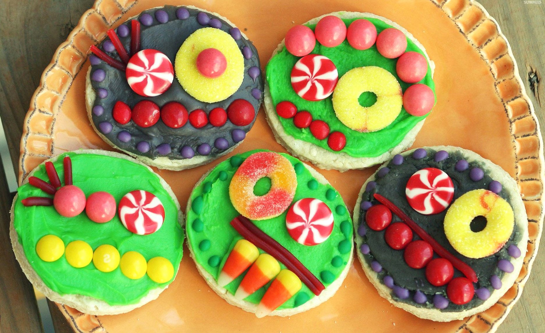 Colorful cupcakes on the pancakes at 320 x 480 iPhone size wallpapers HD quality
