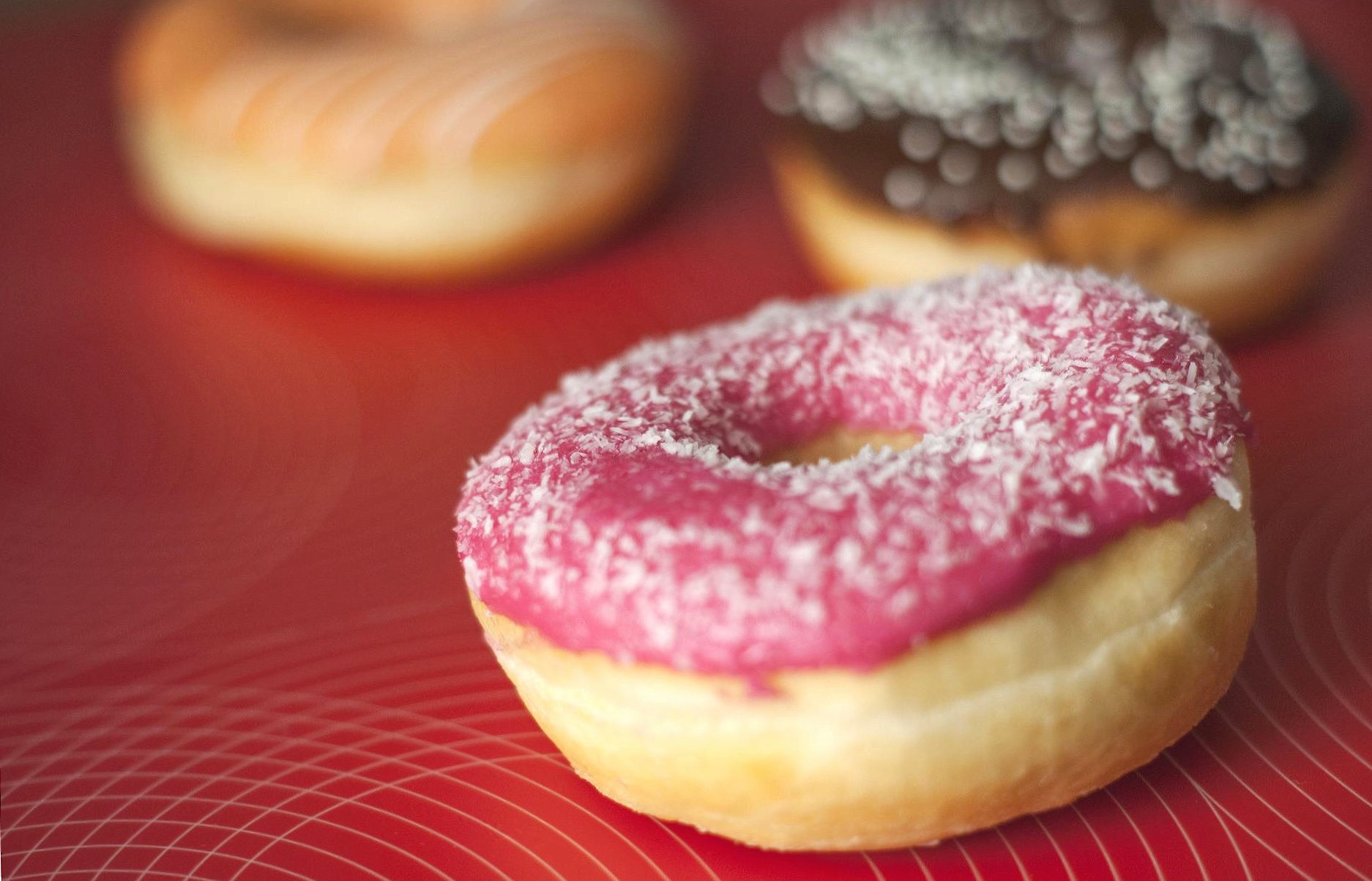 Glassed donuts at 1600 x 1200 size wallpapers HD quality