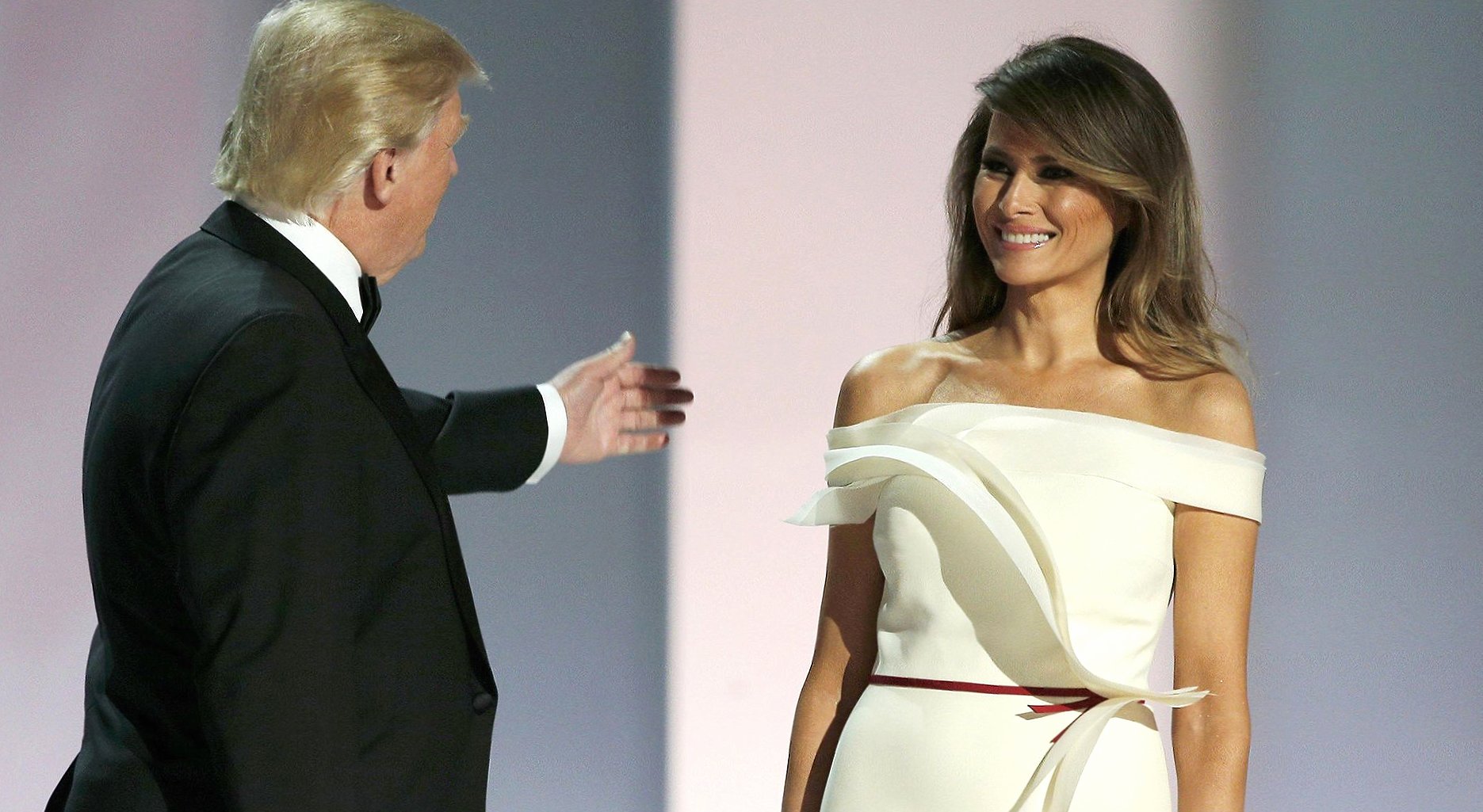 Melania Trump at 640 x 960 iPhone 4 size wallpapers HD quality