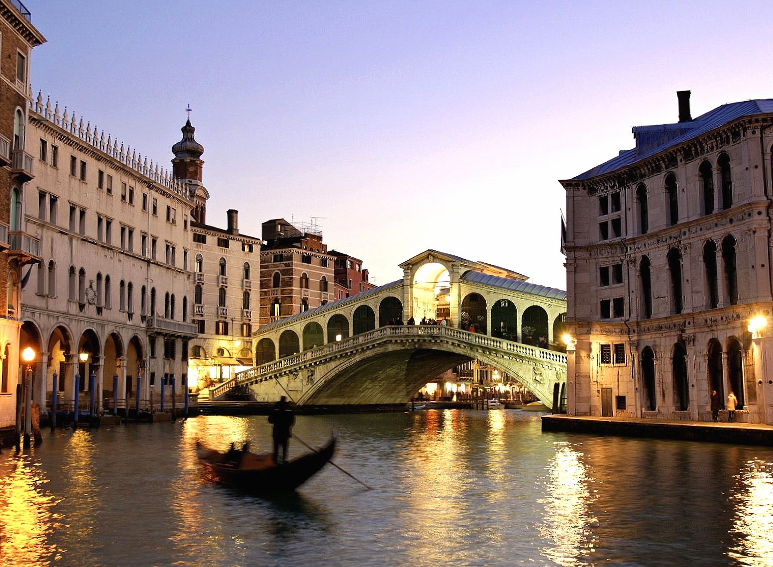 Rialto bridge venice italy at 750 x 1334 iPhone 6 size wallpapers HD quality