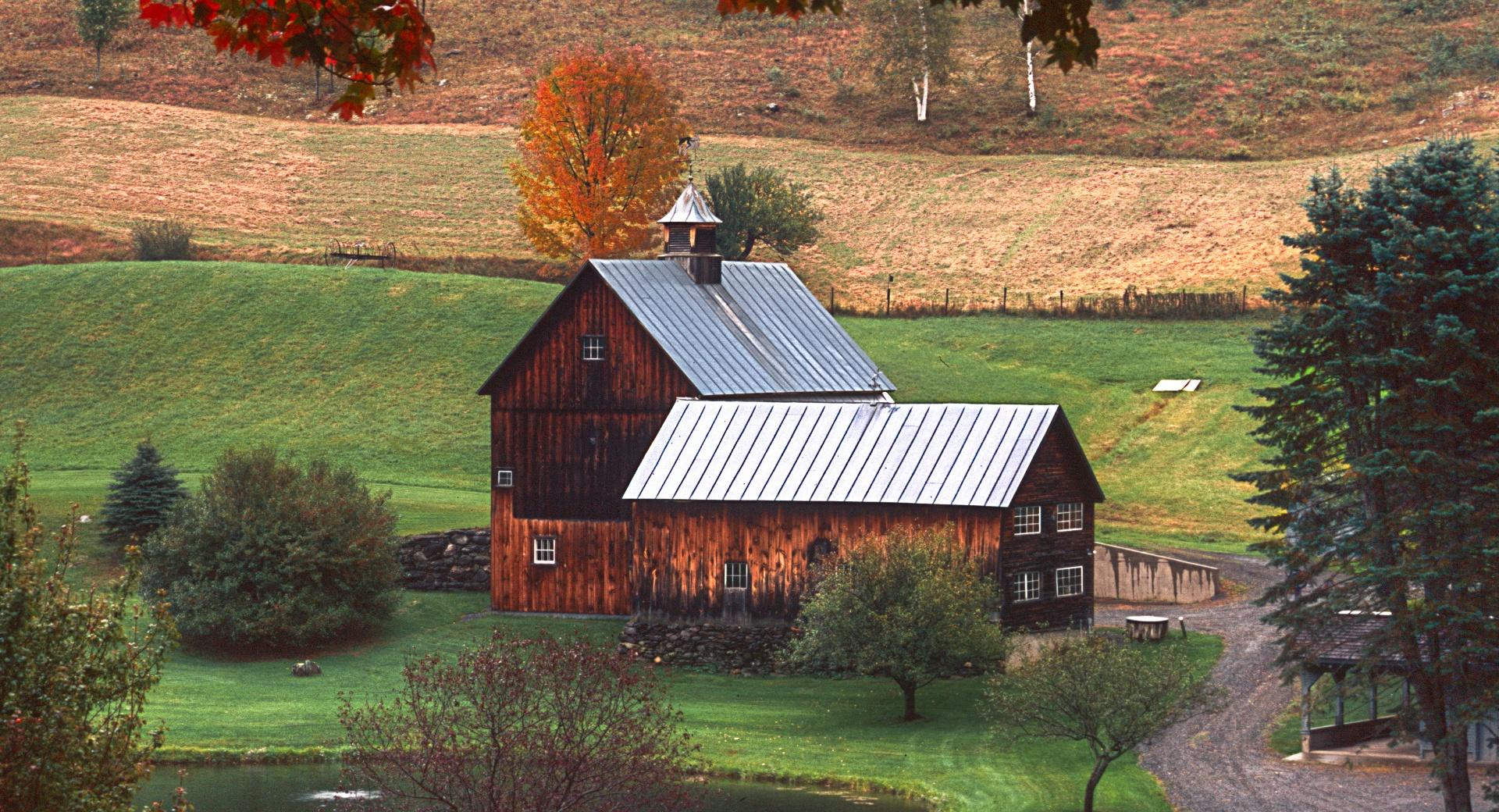 Sleepy Hollow Farm at 640 x 960 iPhone 4 size wallpapers HD quality