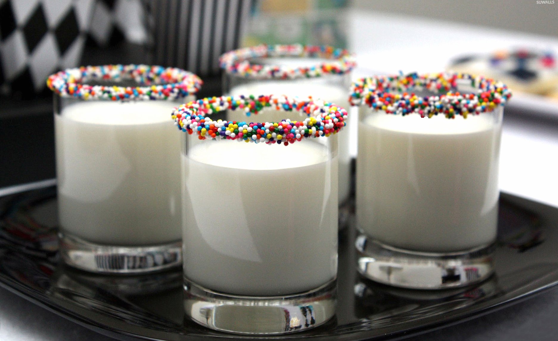 Sprinkled glasses filled with milk at 640 x 1136 iPhone 5 size wallpapers HD quality