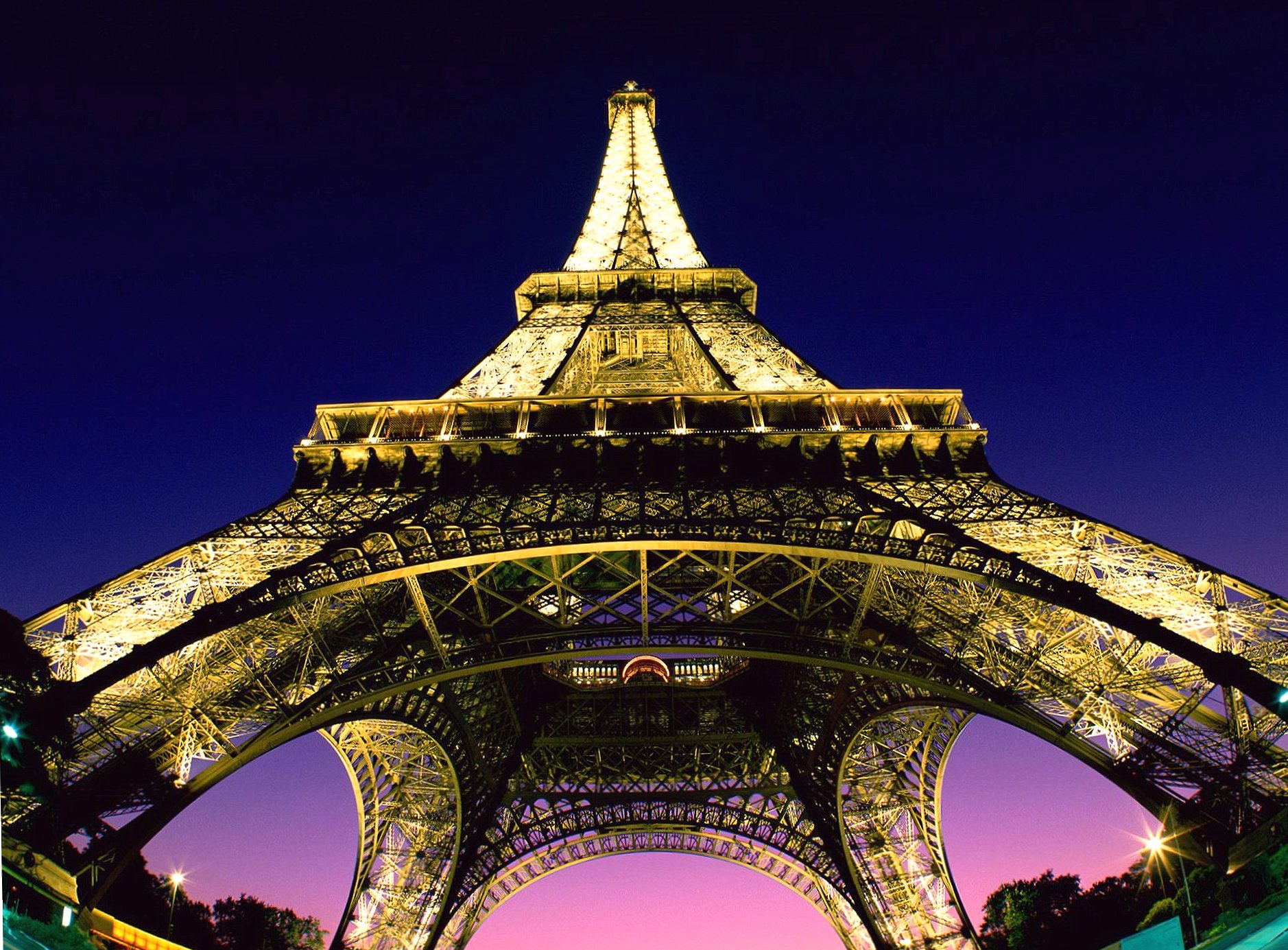 Under the tour eiffel paris at 750 x 1334 iPhone 6 size wallpapers HD quality