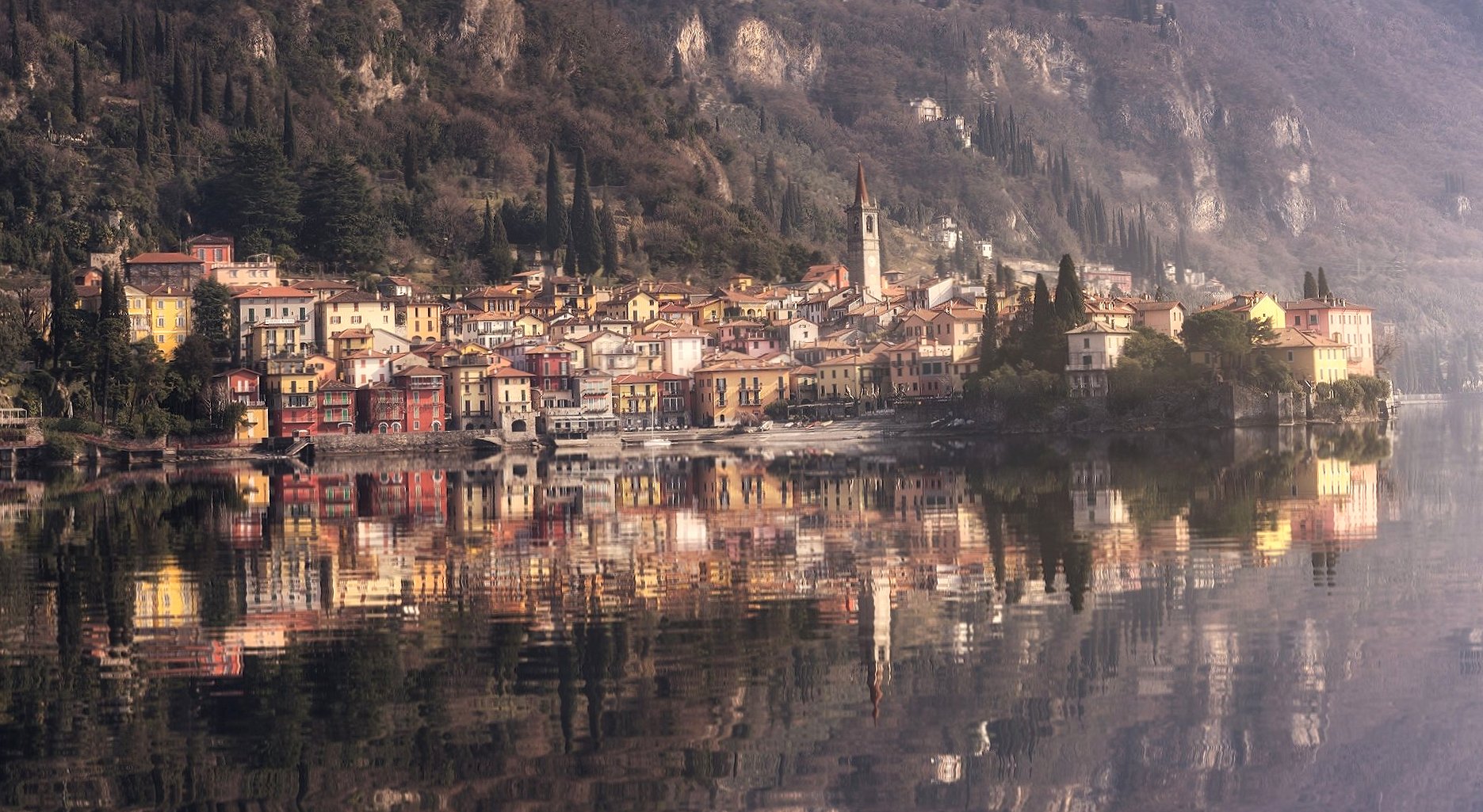 Varenna at 1152 x 864 size wallpapers HD quality