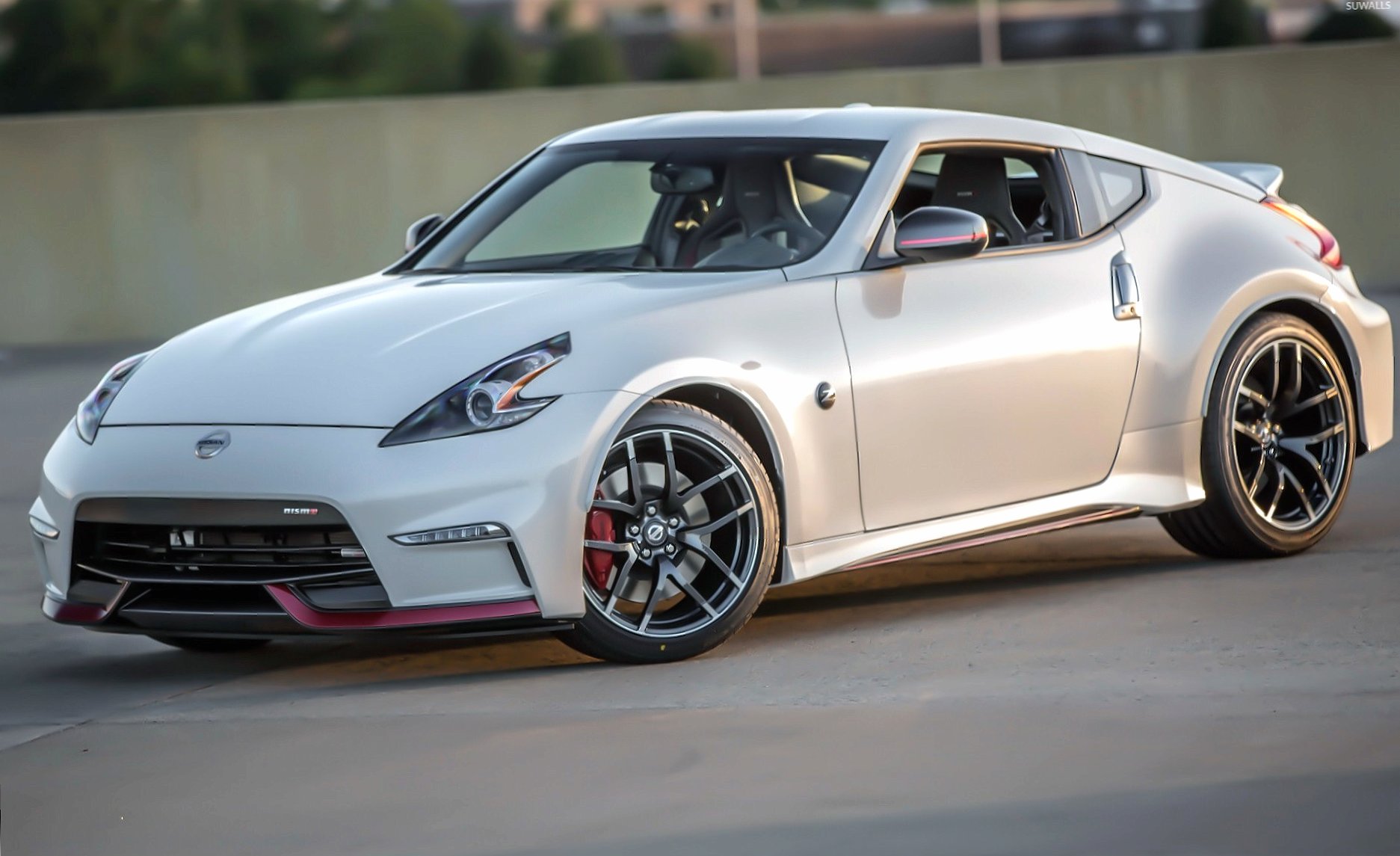 2015 Nissan 370Z side view at 640 x 960 iPhone 4 size wallpapers HD quality