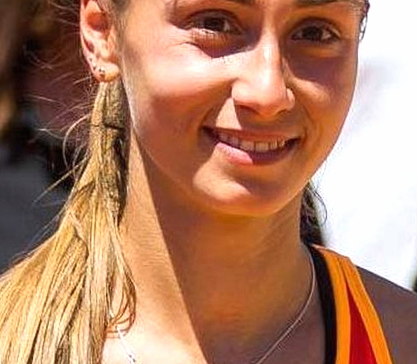 Aleksandra Krunic at 640 x 960 iPhone 4 size wallpapers HD quality
