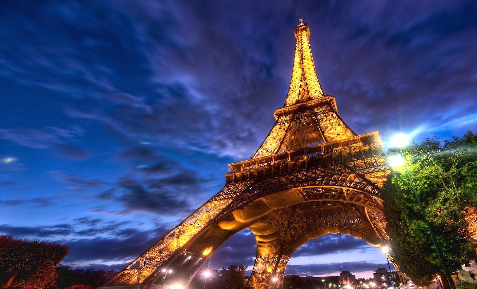 Amazing tour eiffel paris at 640 x 1136 iPhone 5 size wallpapers HD quality