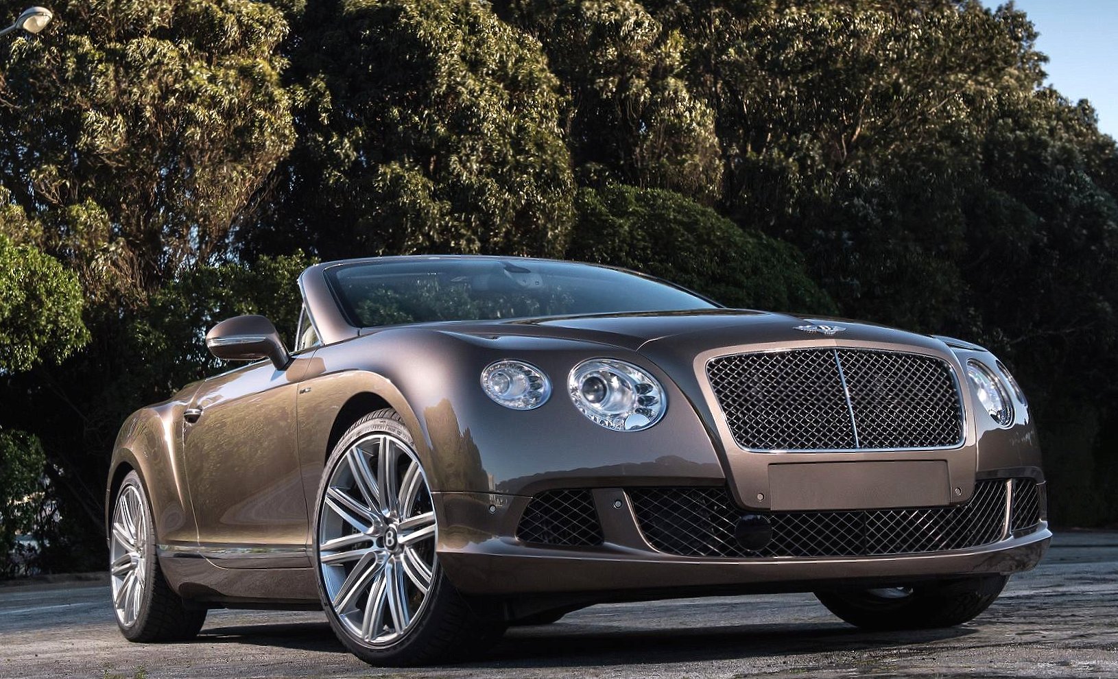 Bentley continental gt speed convertible at 750 x 1334 iPhone 6 size wallpapers HD quality