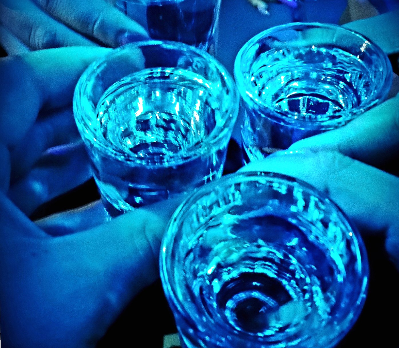 Cheers at 640 x 1136 iPhone 5 size wallpapers HD quality