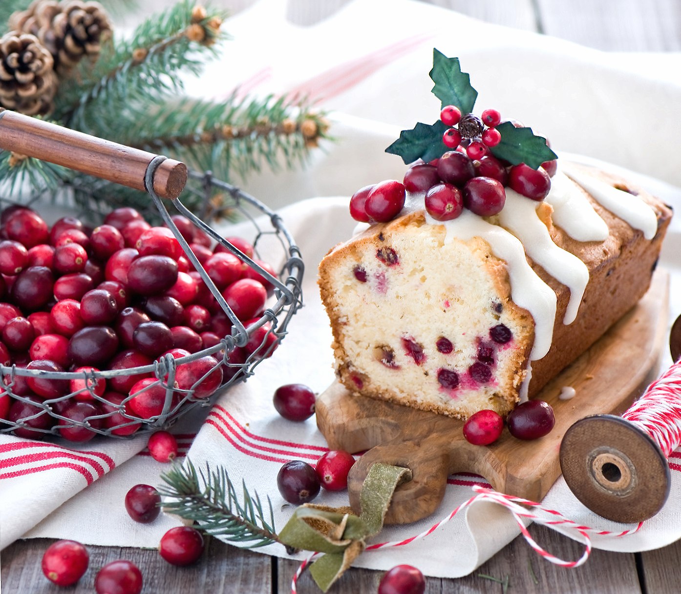 Christmas cake at 1024 x 1024 iPad size wallpapers HD quality