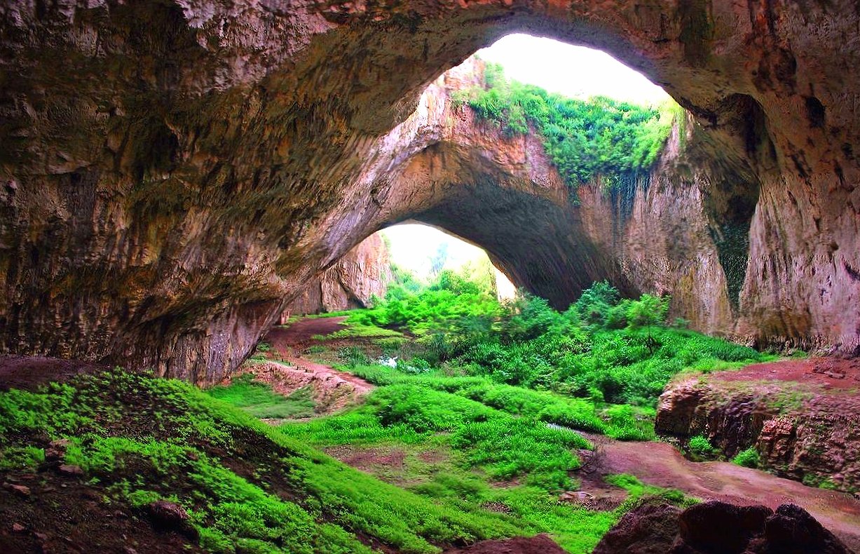 Devetashka cave bulgaria at 640 x 960 iPhone 4 size wallpapers HD quality