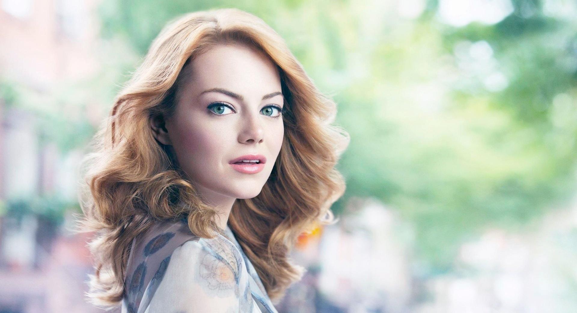 Emma Stone-2 at 1024 x 1024 iPad size wallpapers HD quality