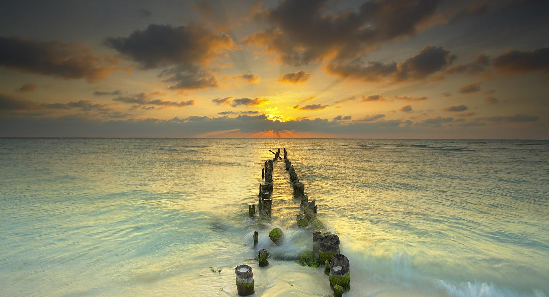 Endless View to Sea at 640 x 960 iPhone 4 size wallpapers HD quality
