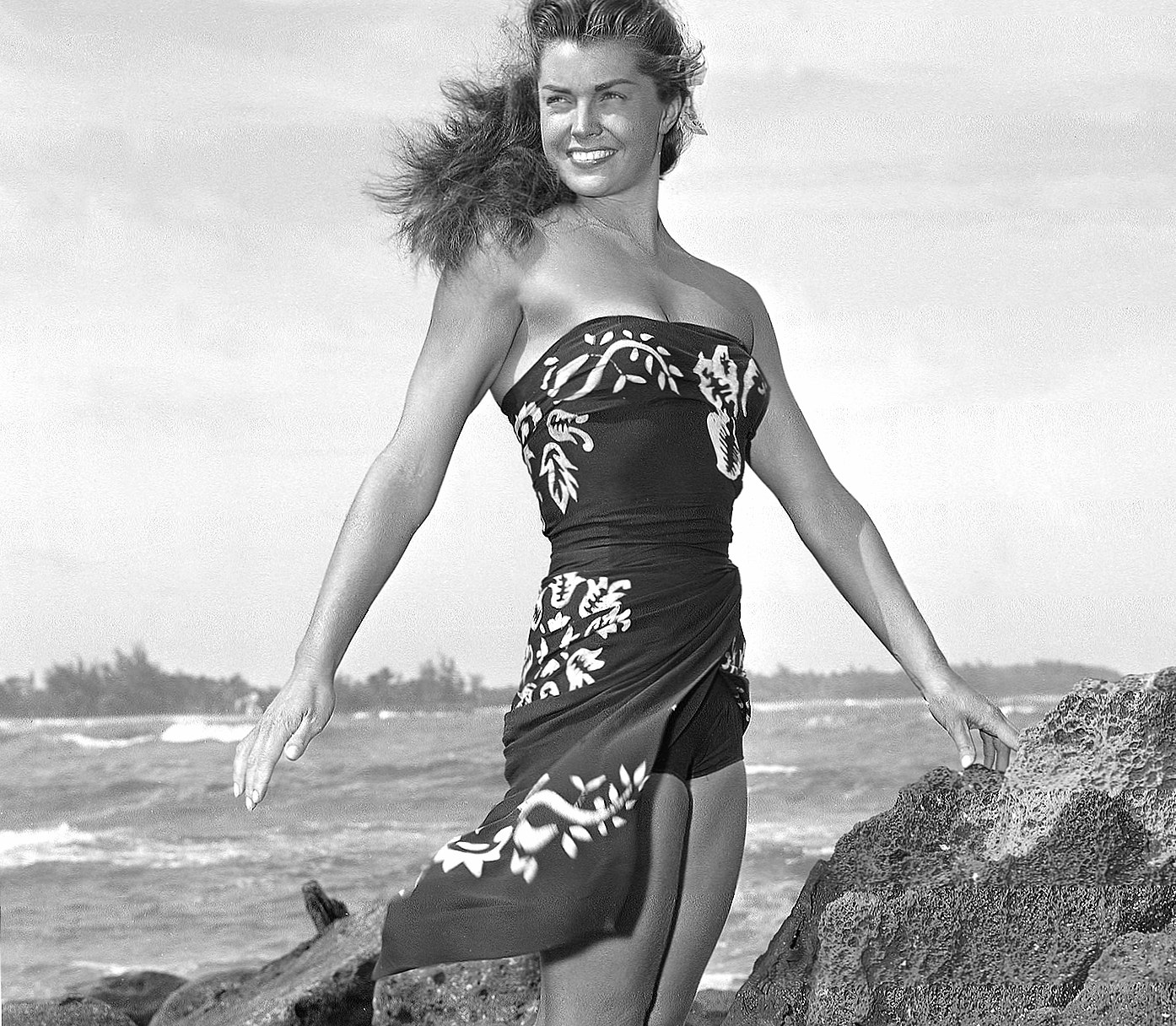 Esther Williams at 1152 x 864 size wallpapers HD quality