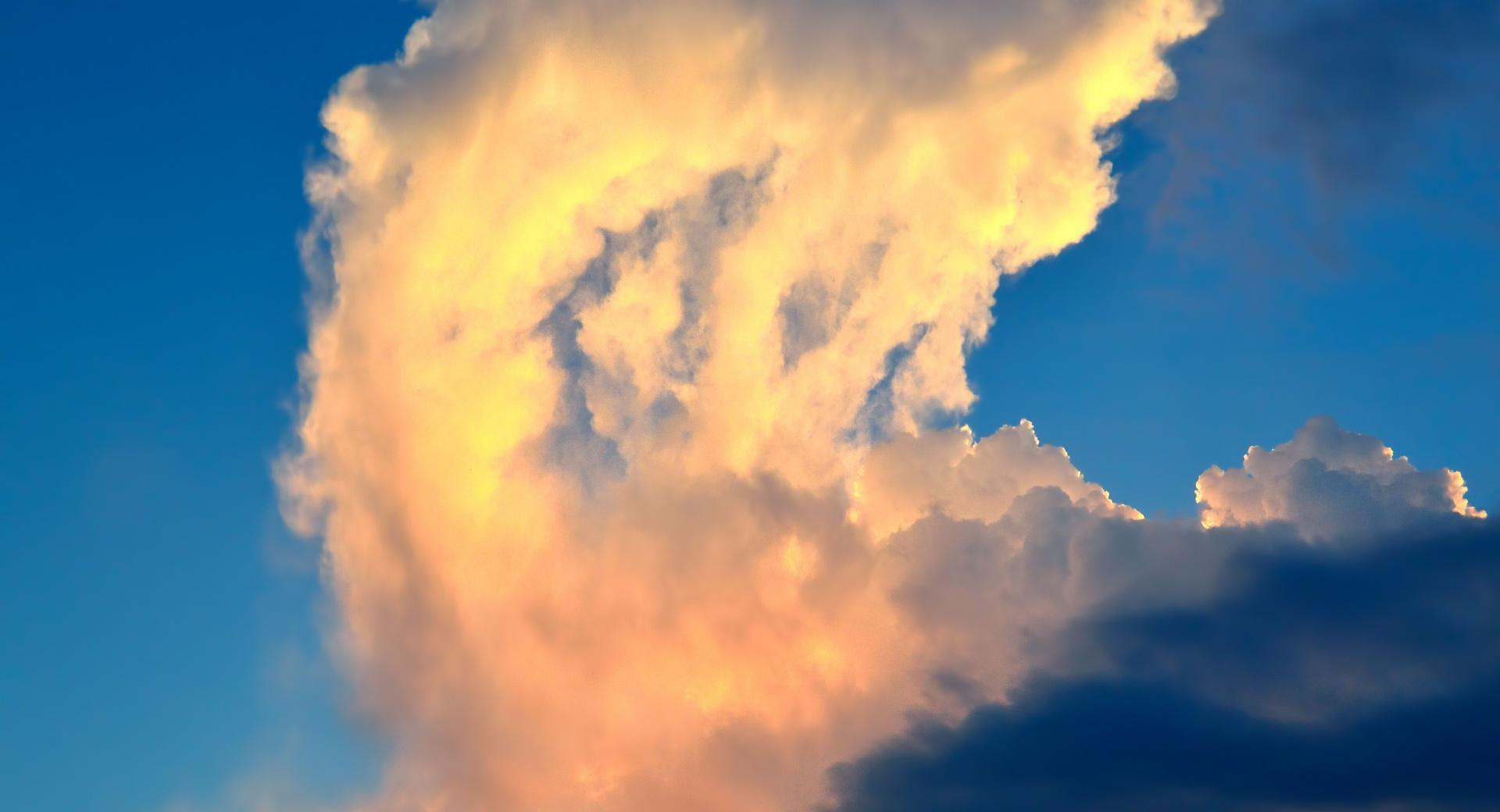 Evening Clouds at 640 x 1136 iPhone 5 size wallpapers HD quality