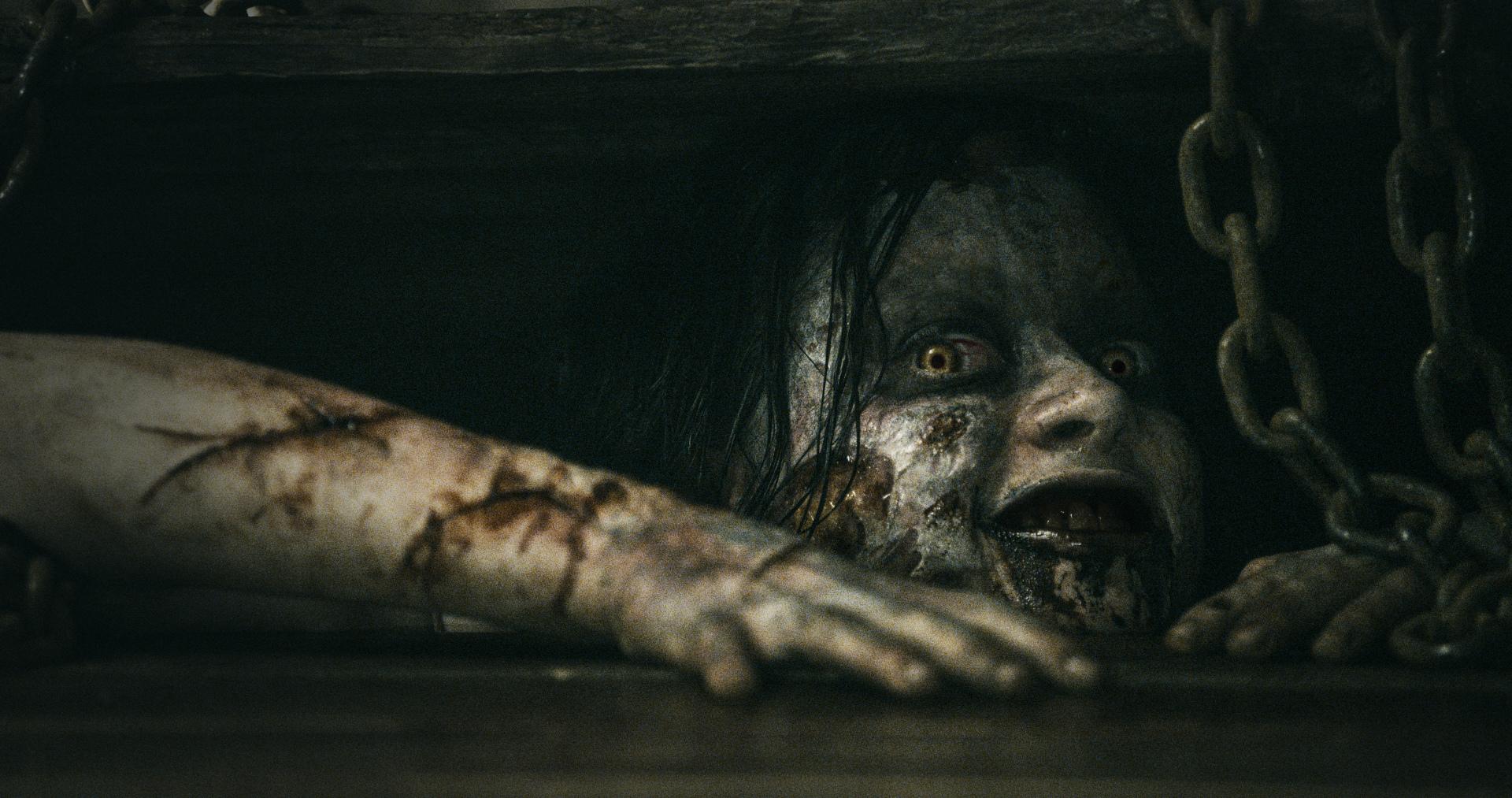 Evil Dead (2013) at 640 x 960 iPhone 4 size wallpapers HD quality