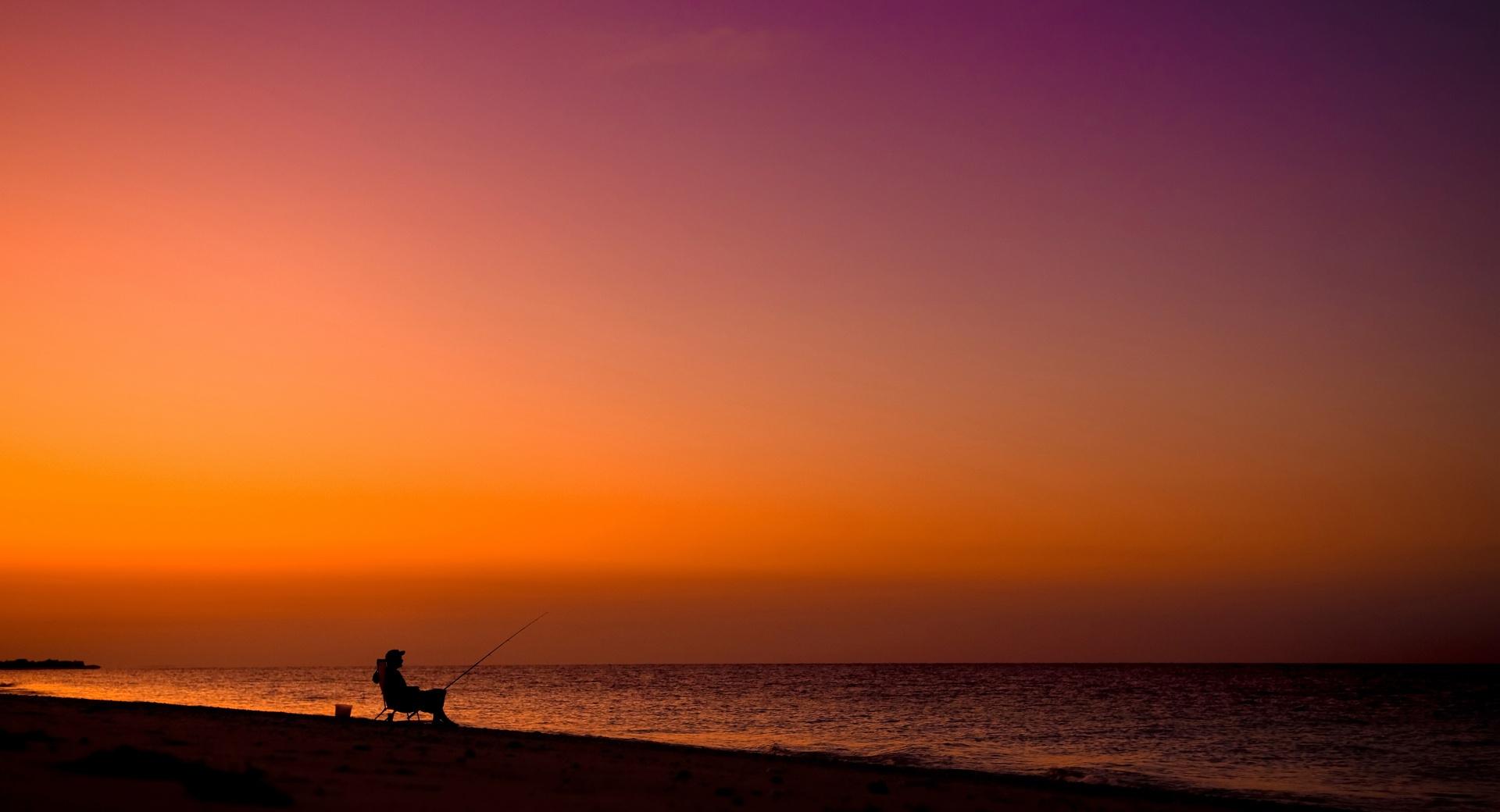 Fisherman Silhouette at 640 x 960 iPhone 4 size wallpapers HD quality