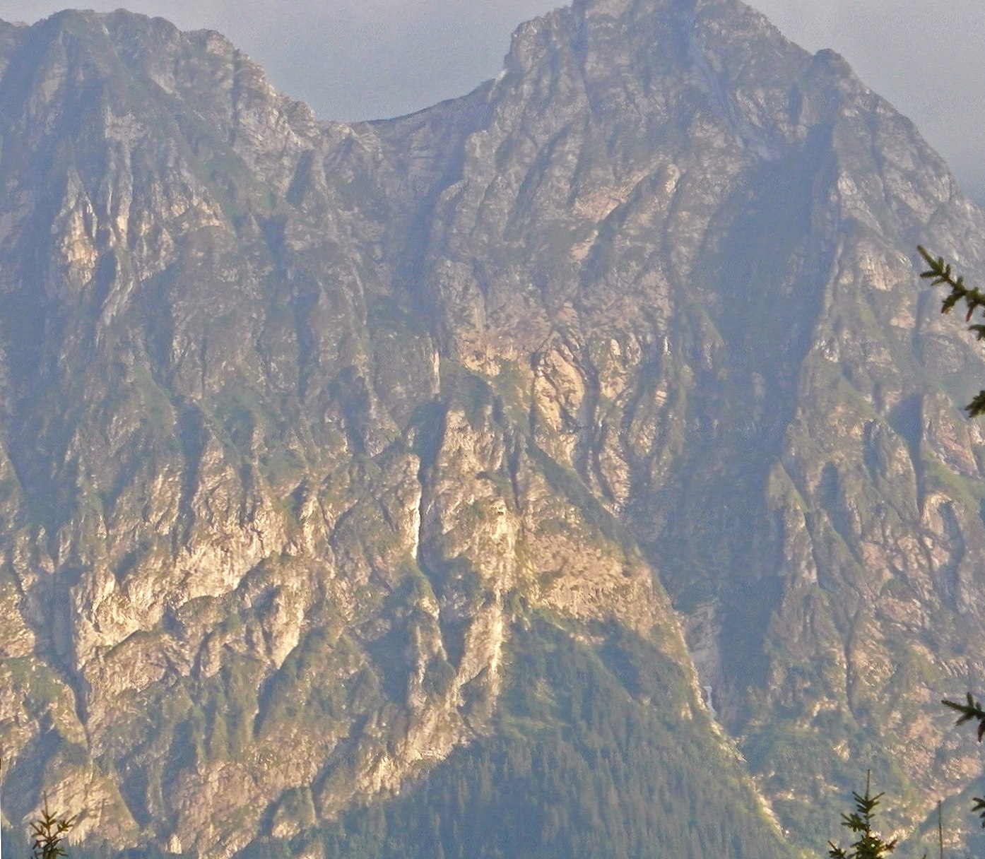 Giewont at 320 x 480 iPhone size wallpapers HD quality